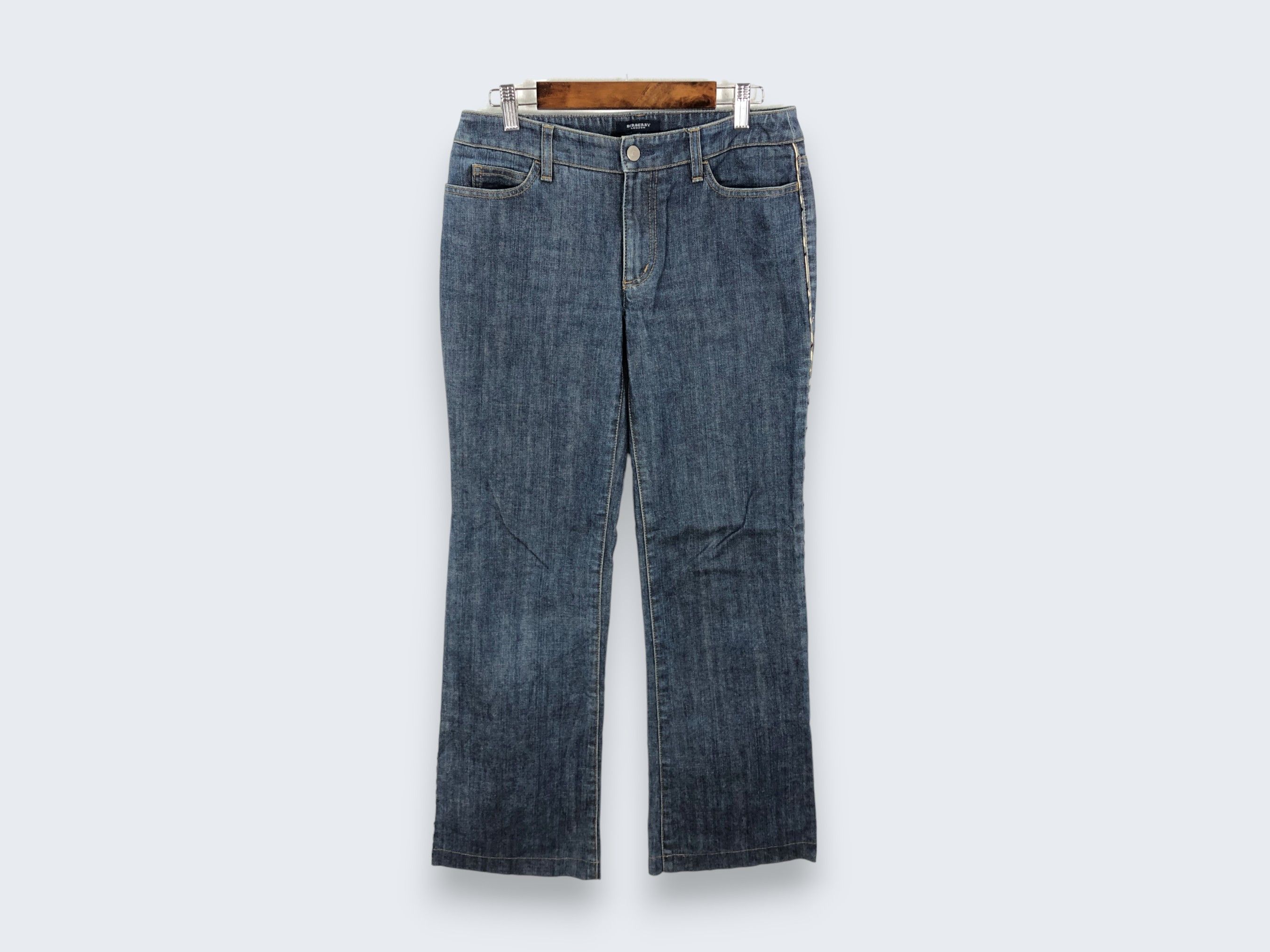 Burberry × Vintage Vintage Burberry Jeans L1307W Size 30" / US 8 / IT 44 - 1 Thumbnail