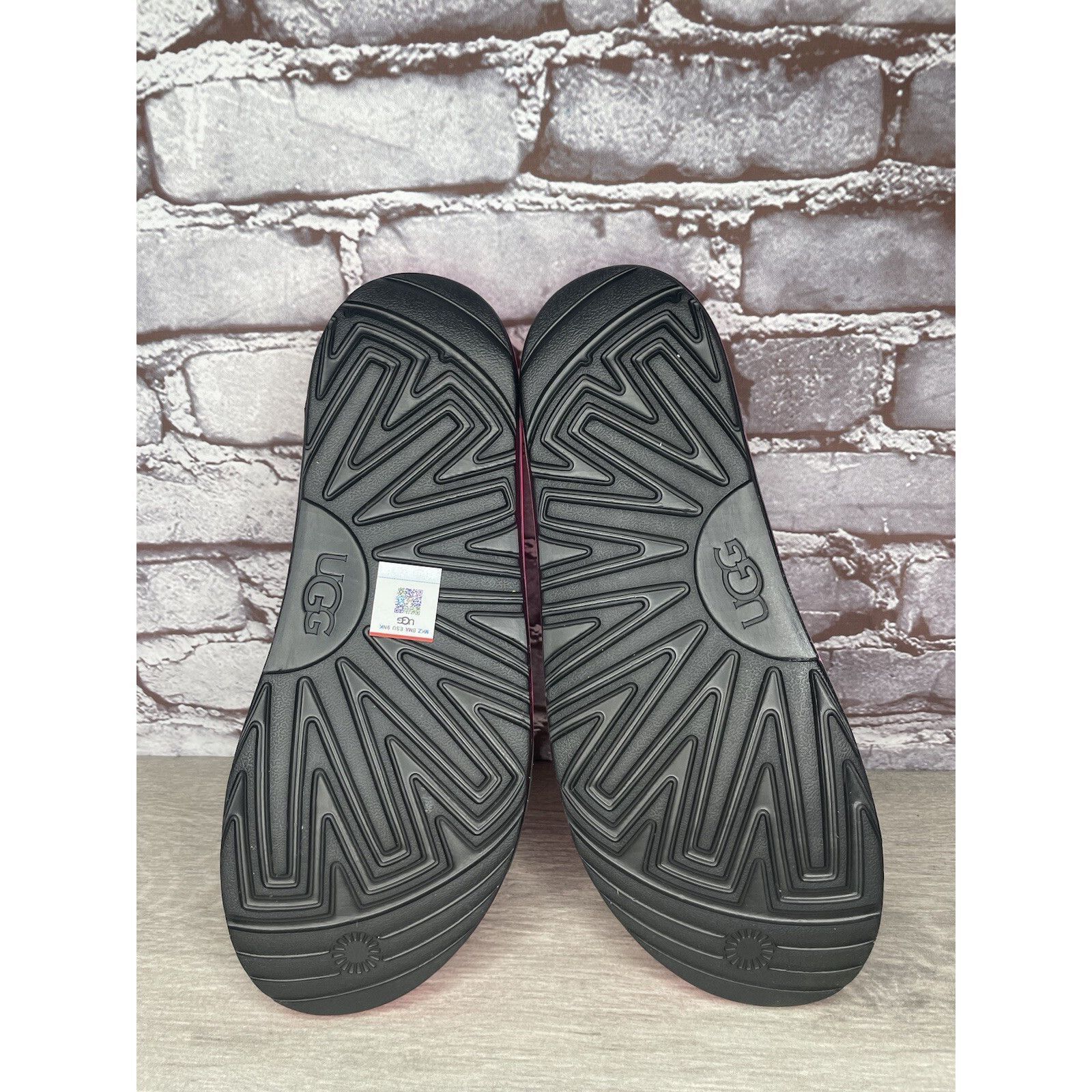 Ugg UGG WILCOX SLIDE Pink Rubber Light Waterproof Sport Sandals Size US 12 / EU 45 - 8 Thumbnail