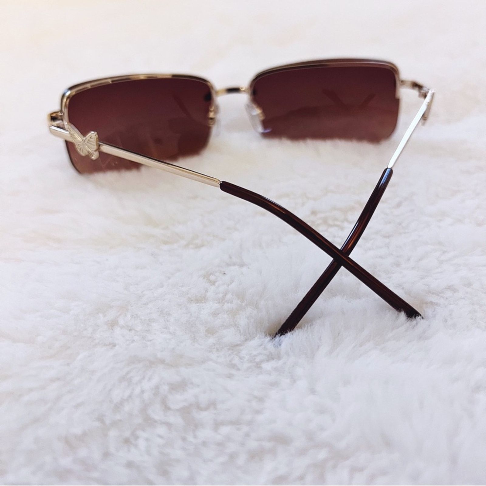 Other Delia Brown Rimless Butterfly Accent Sunglasses Size ONE SIZE - 8 Thumbnail