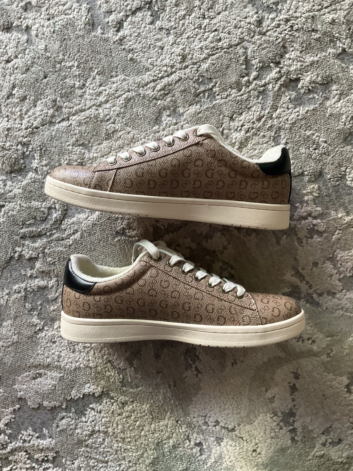 Guess × Vintage Guess casual shoes Size US 8.5 / EU 41-42 - 3 Thumbnail