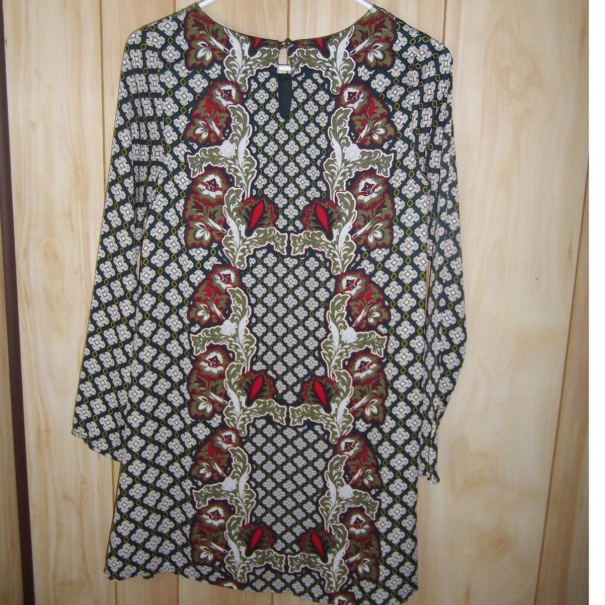 Other Xhilaration Floral Long Sleeve Lined Shift Dress XS Size XS / US 0-2 / IT 36-38 - 2 Thumbnail