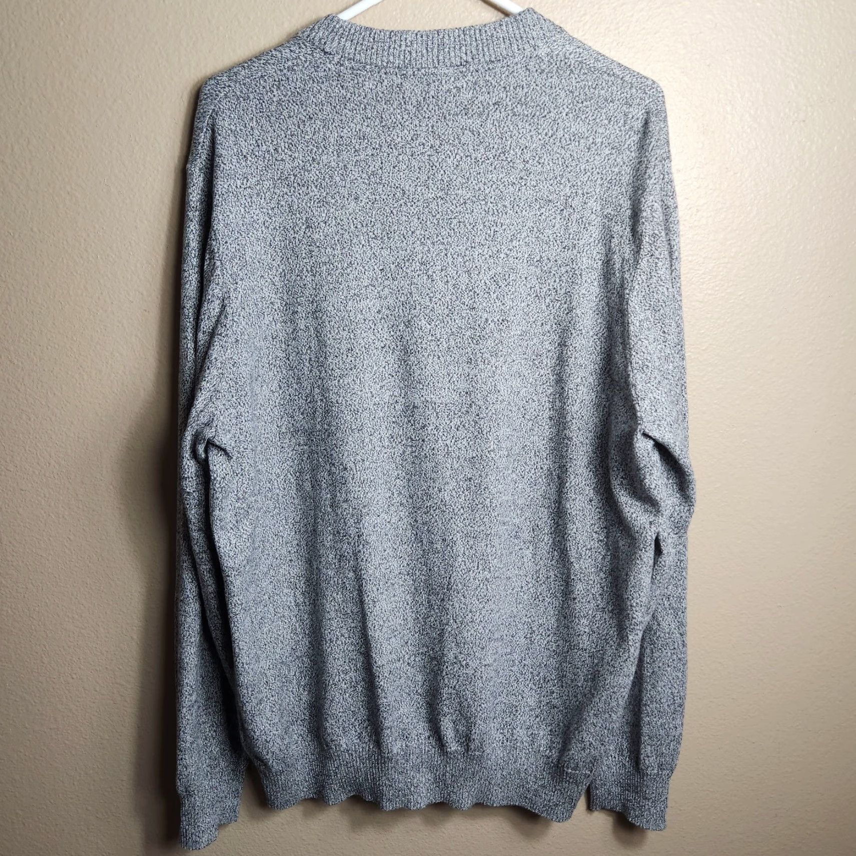 Vintage Wilken Bros. Mens Heathered Black Buttonfront V-Neck Sweater Cardigan XL | Black | Heathered | Cardigan | Sweater | V-Neck | Buttonfront | Mens | XL Size US XL / EU 56 / 4 - 5 Thumbnail