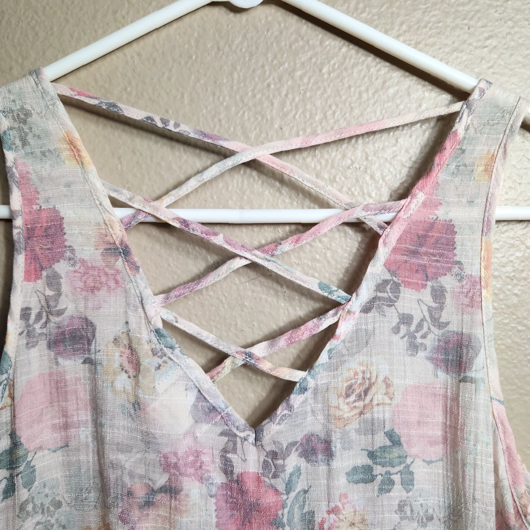 Vintage Eyelash Couture Blouse Women's Sleeveless V-Neck Pink Floral Semi-Sheer Buttonfront Top M Size M / US 6-8 / IT 42-44 - 6 Thumbnail
