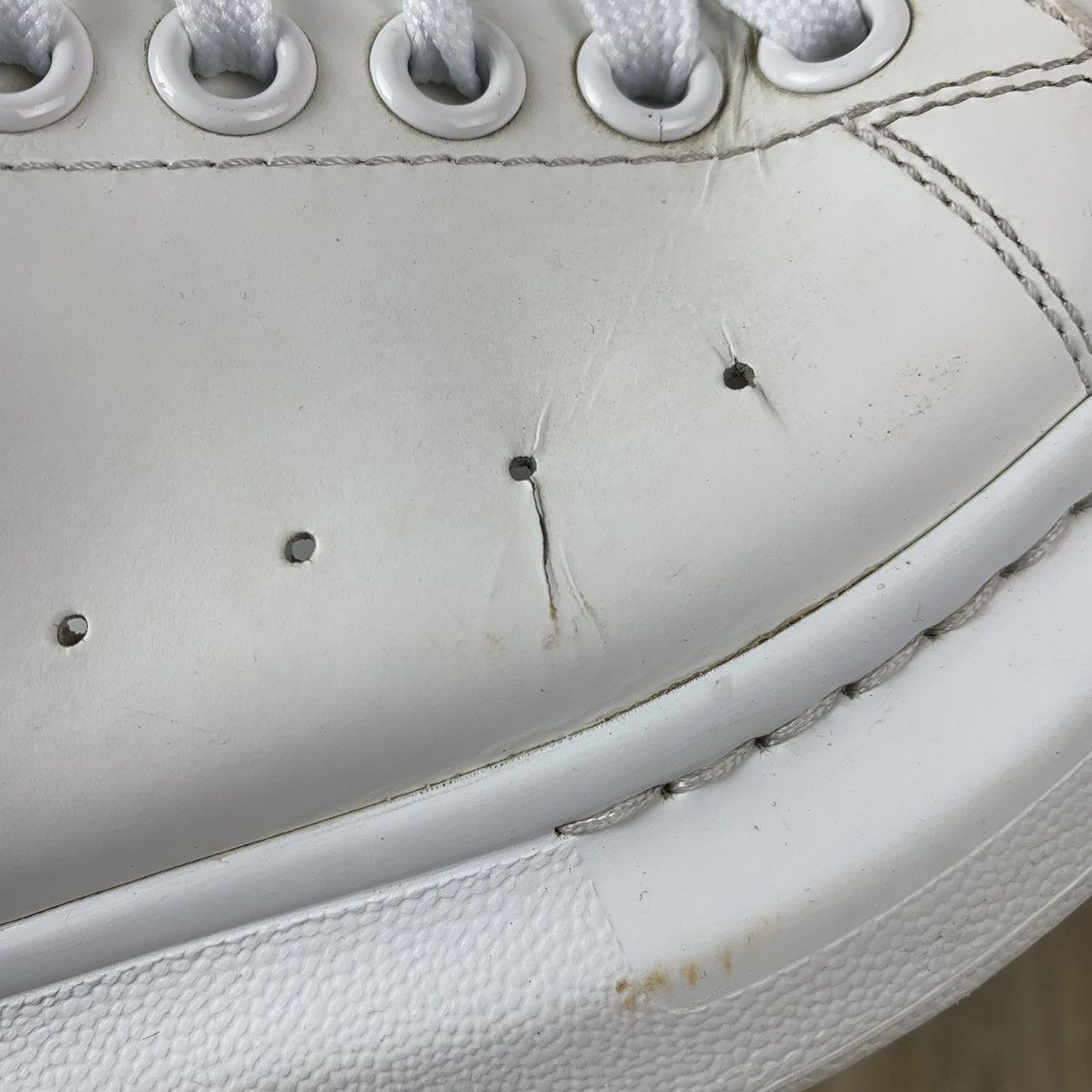 Alexander McQueen Alexander Mcqueen White Leather Sneakers Shoes Size 38 Italy Size US 8 / IT 38 - 10 Thumbnail