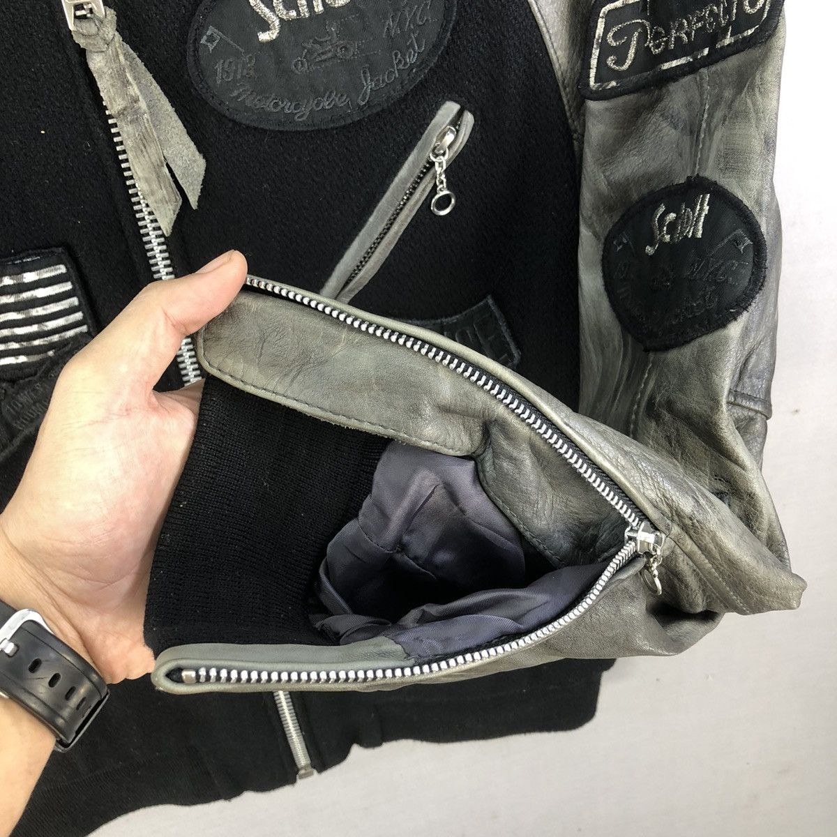 Schott Vintage Schott Cowhide Sleeve With Patches Biker Jacket Size US S / EU 44-46 / 1 - 19 Thumbnail