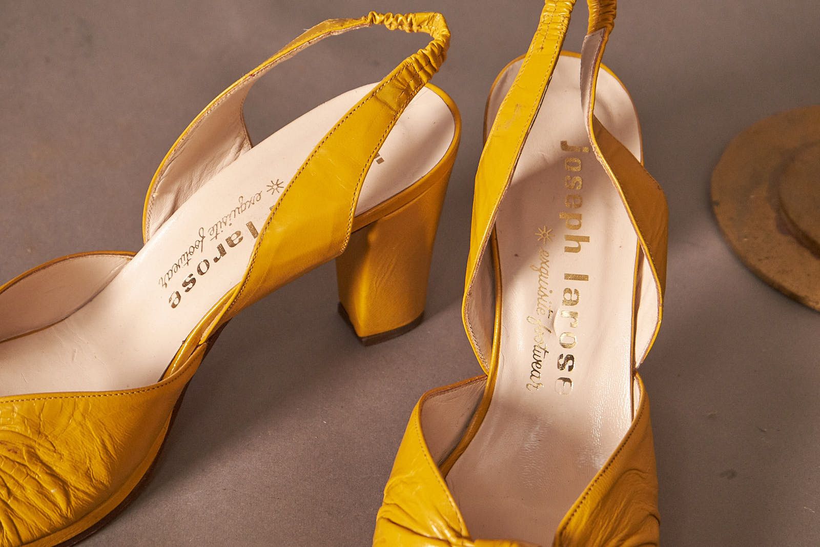 Vintage 1970s Larose Golden Block Heels Slingbacks Shoes Size US 8.5 / IT 38.5 - 9 Thumbnail