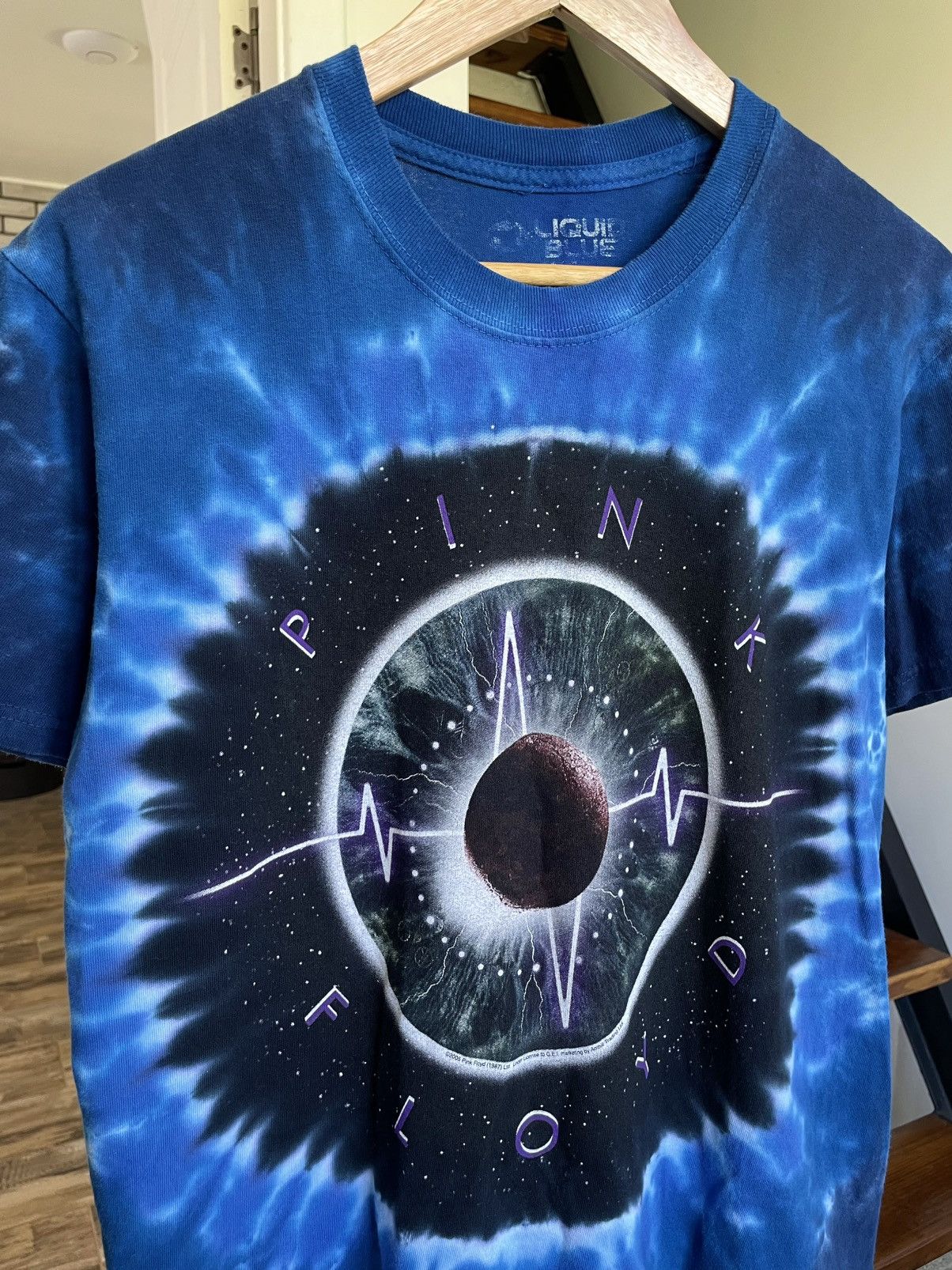 Band Tees × Liquid Blue × Pink Floyd Pink Floyd Vintage 2005 Liquid Blue Tie Dye Pulse Band Tee Size US S / EU 44-46 / 1 - 3 Thumbnail