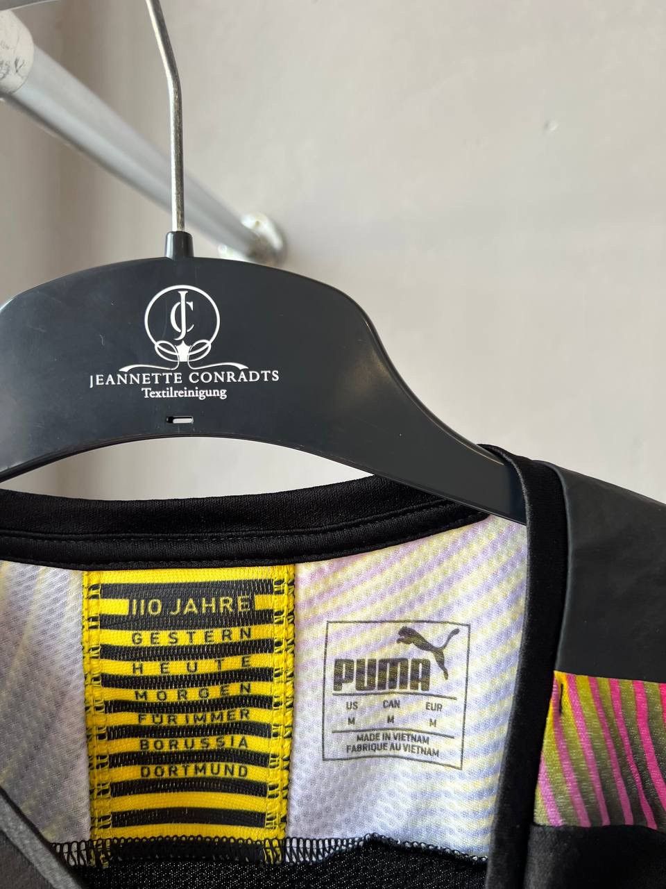 Puma 2019/20 BORUSSIA DORTMUND #1 BURKI GK SOCCER JERSEY SHIRT M Size US M / EU 48-50 / 2 - 7 Thumbnail