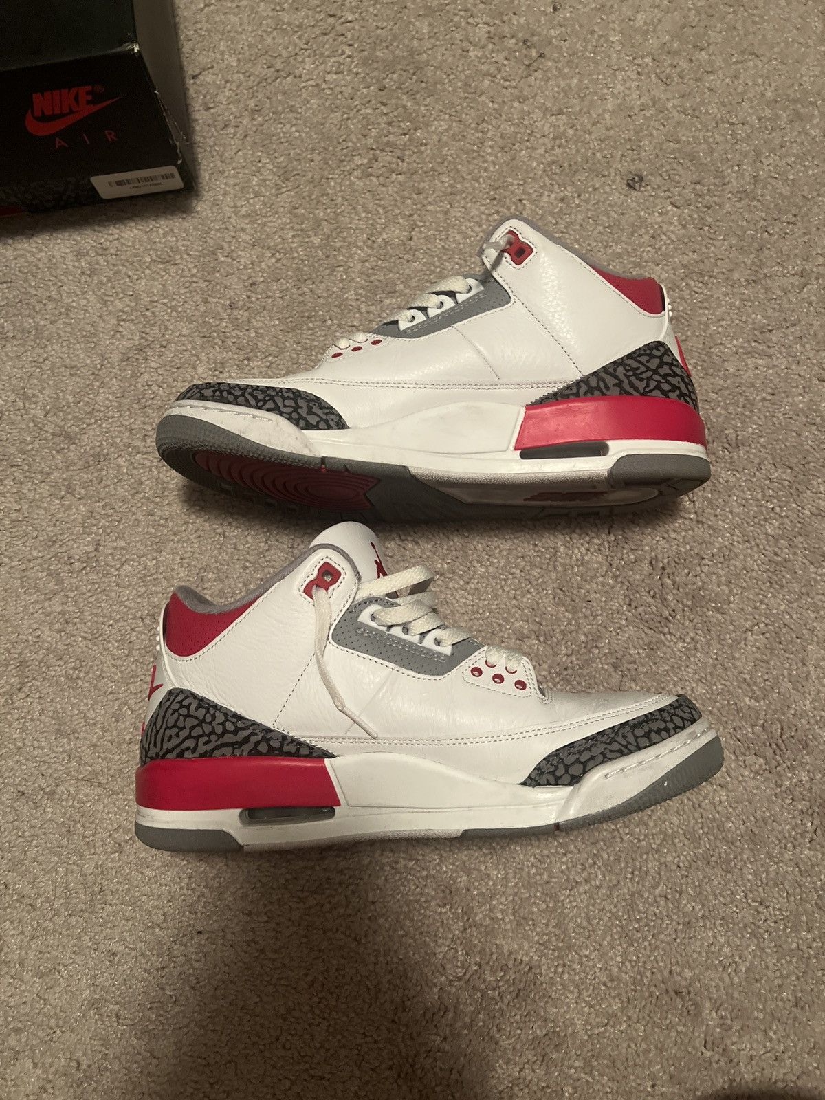 Jordan Brand Air Jordan 3 Fire Red Size US 8.5 / EU 41-42 - 2 Thumbnail