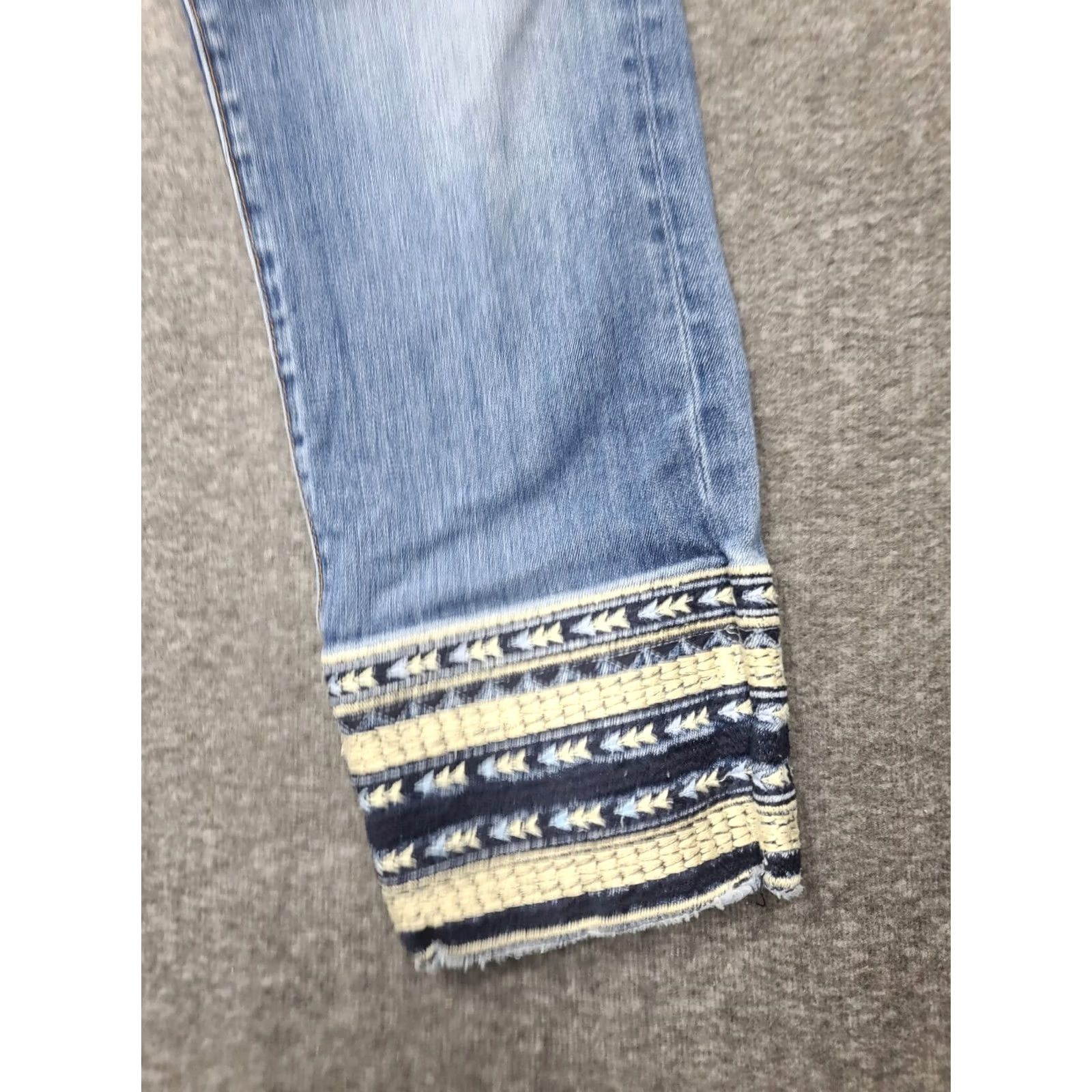 Vintage Driftwood Colette Jeans Cropped Mid Rise Embroidered Aztec Boho 30x26 Womens Blue Denim Stretch Casual Slim/Regular Fit Jeans Size 30" / US 8 / IT 44 - 7 Thumbnail