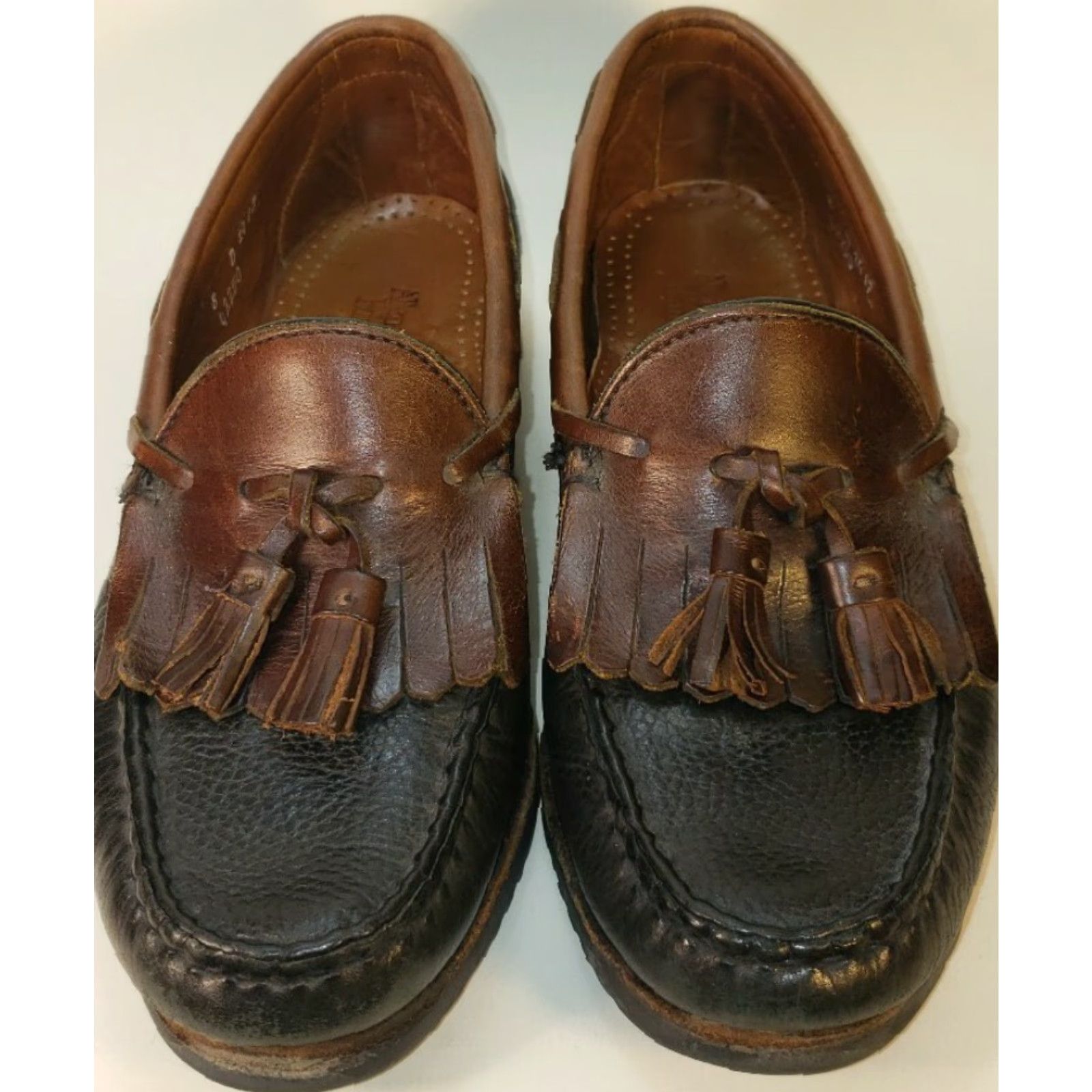 Allen Edmonds Allen Edmonds Nashau Loafer Men’s Size 8M Black/Brown Two-Tone Tassels & Kilt Two-Tone Leather Upper Leather Insole Vintage: No Mens Size US 8 / EU 41 - 3 Thumbnail