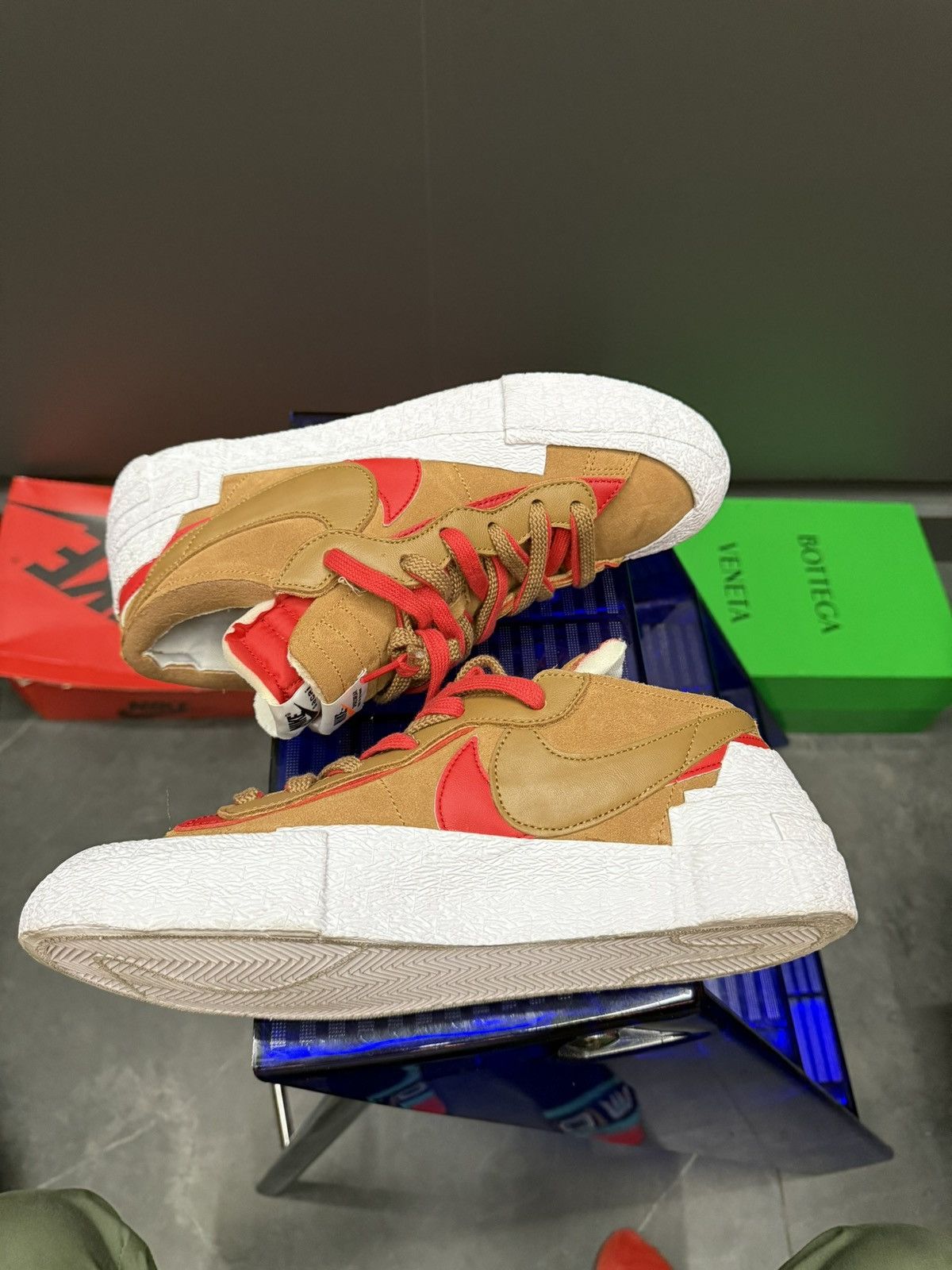 Nike × Sacai Nike X Sacai Blazer Low British Tan 9.5 DD1877-200 Size US 9.5 / EU 42-43 - 4 Thumbnail
