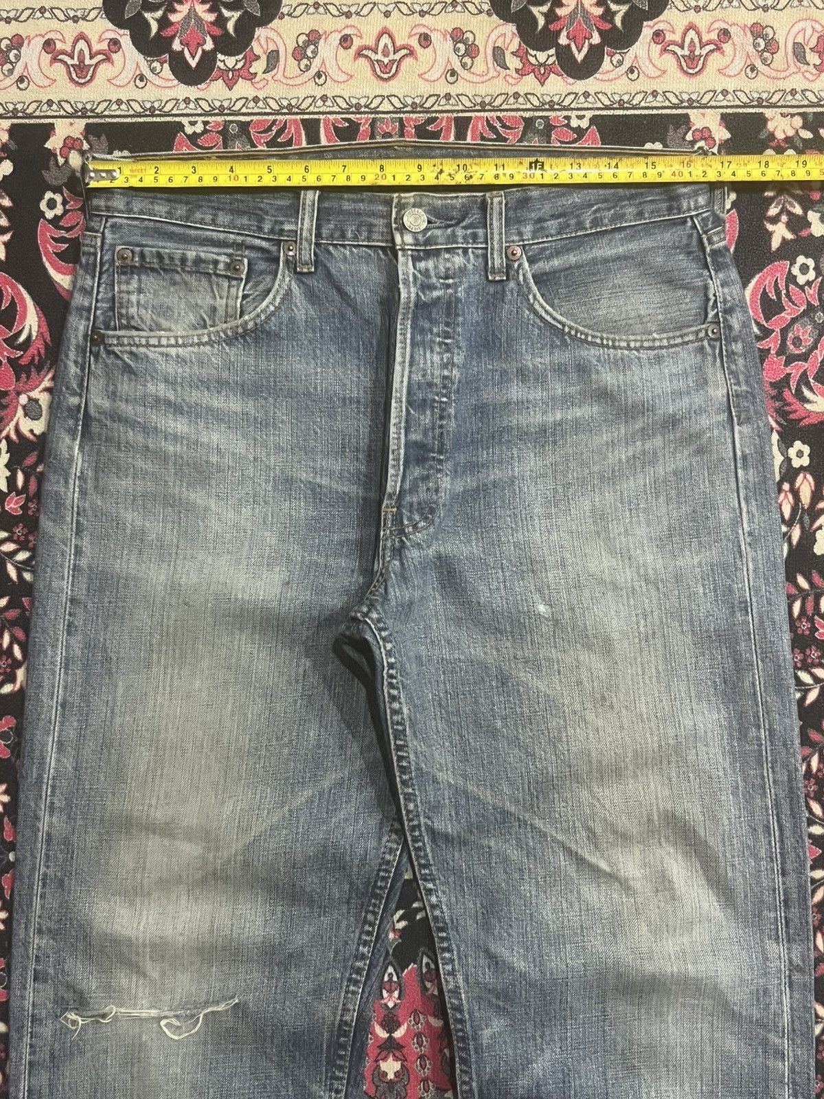Levi's Vintage Y2K Levi’s 501 Blue Faded Distressed Classic Jeans Size US 32 / EU 48 - 14 Thumbnail