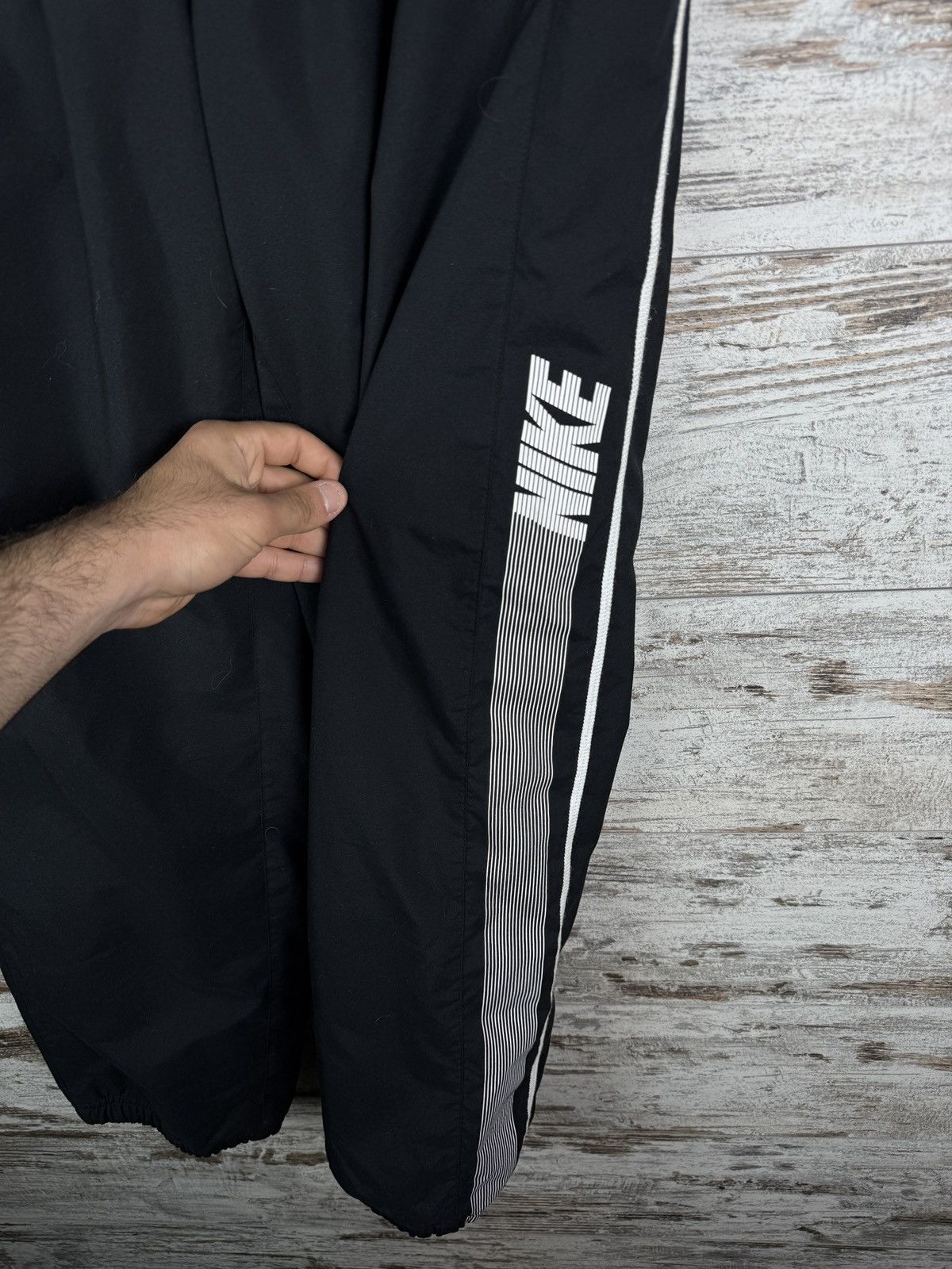 Nike × Vintage Mens Vintage Nike swoosh black sweatpants nylon pants y2k Size US 32 / EU 48 - 7 Thumbnail