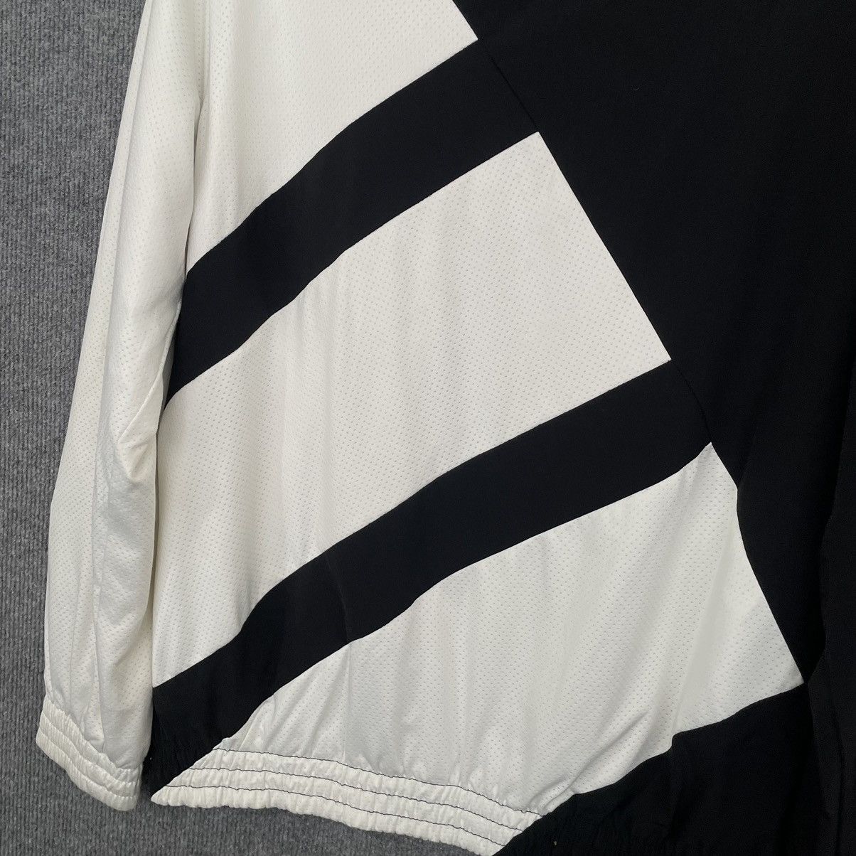 Adidas × Vintage Vintage Y2K Adidas Big Logo Nylon Jacket Size US L / EU 52-54 / 3 - 9 Thumbnail
