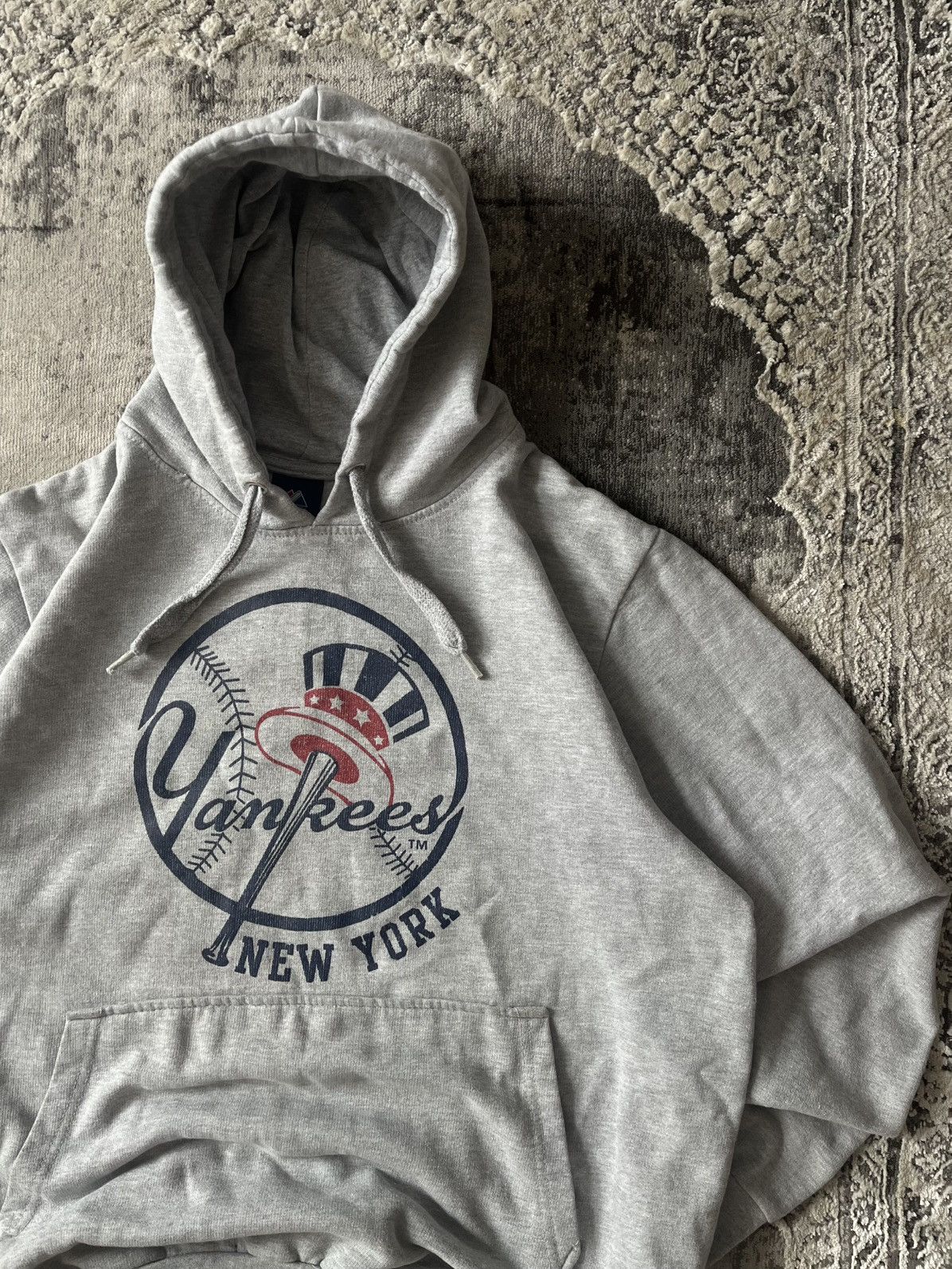 New York Yankees New York Yankees Majestic Vintage Hoodie Streetwear New Era Size US XL / EU 56 / 4 - 3 Thumbnail