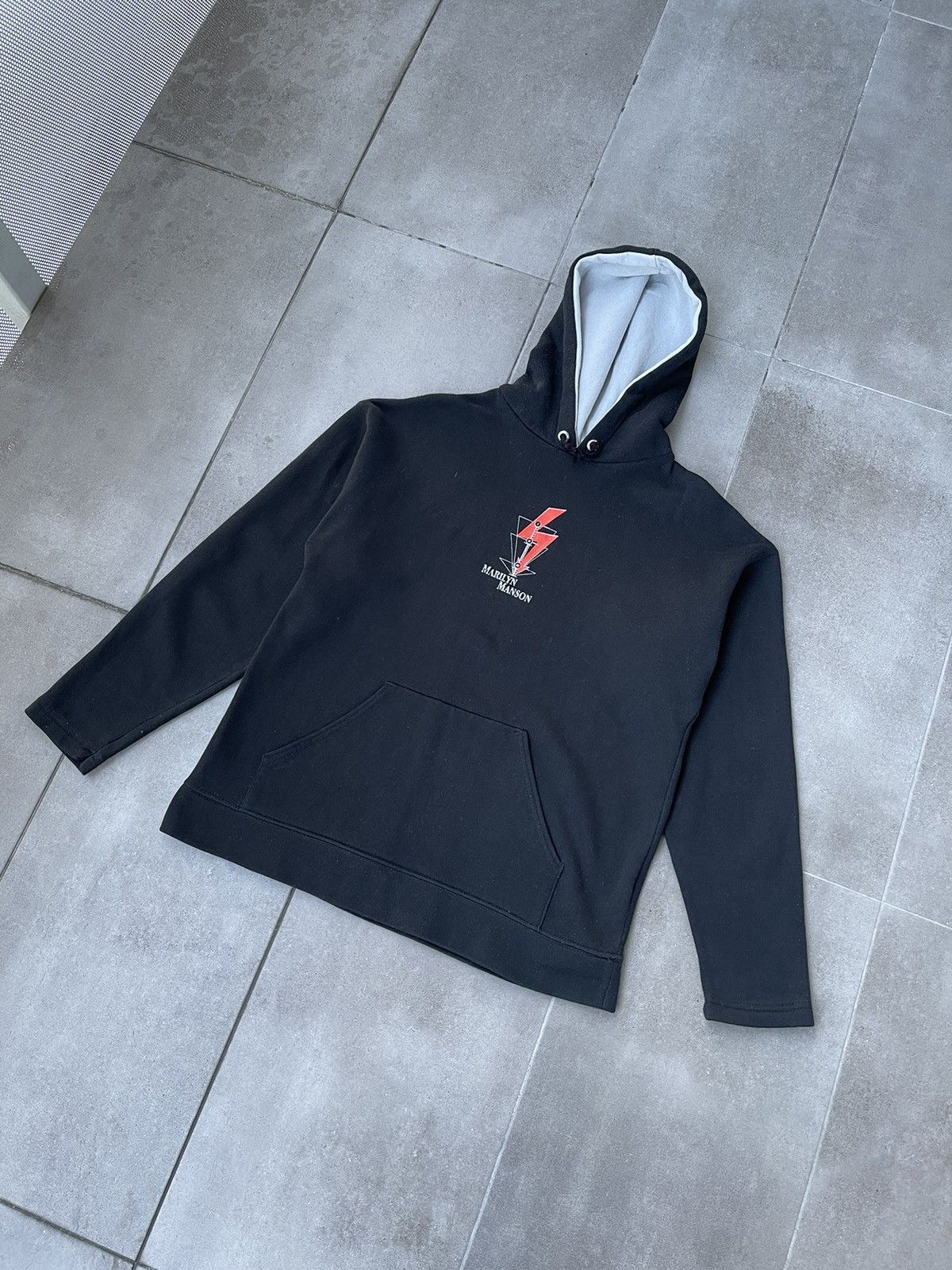 Band Tees × Marilyn Manson × Vintage Vintage Marilyn Manson Back Logo Printed Black Hoodie Size US M / EU 48-50 / 2 - 3 Thumbnail