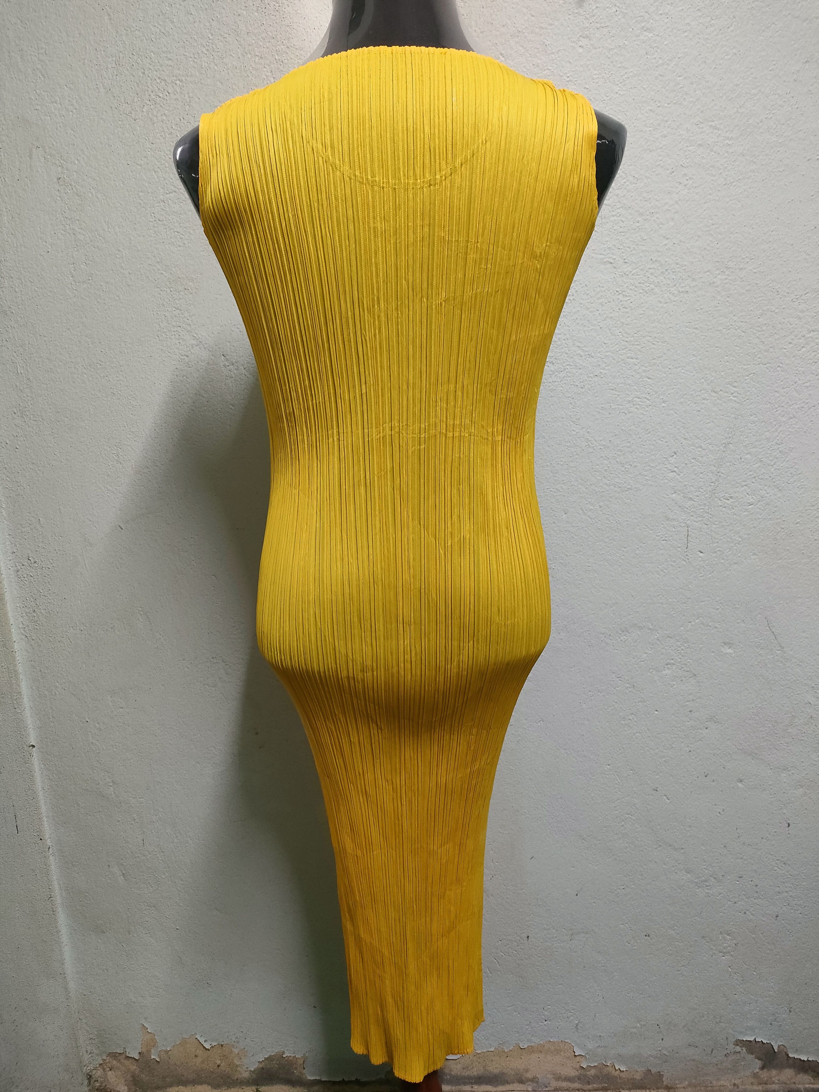 Issey Miyake × Pleats Please Issey Miyake Pleats Please Sleeveless Mustard Dress Size S / US 4 / IT 40 - 2 Thumbnail