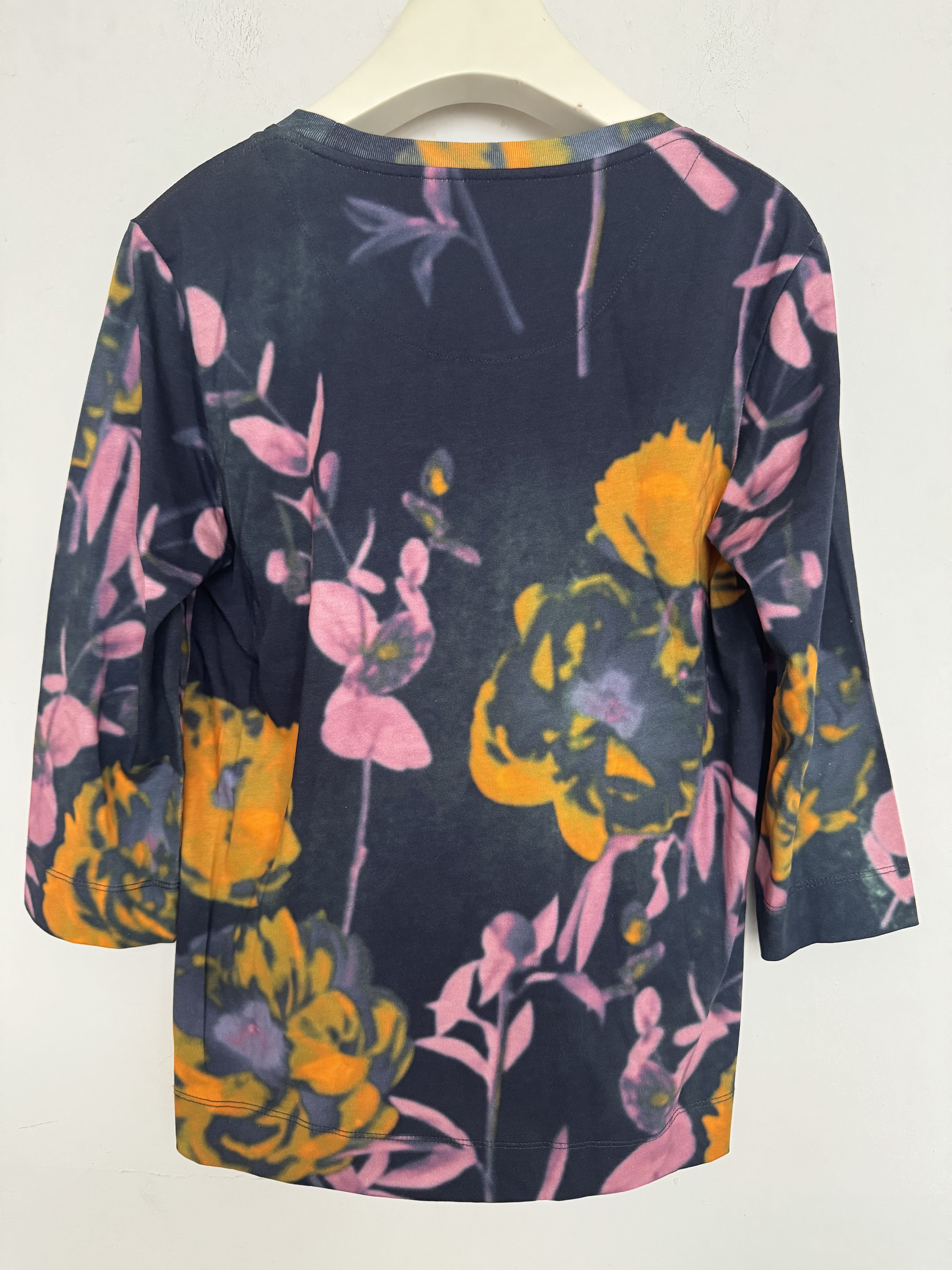 Dries Van Noten Floral Printed Cotton Jersey T-shirt. Size XS / US 0-2 / IT 36-38 - 2 Thumbnail