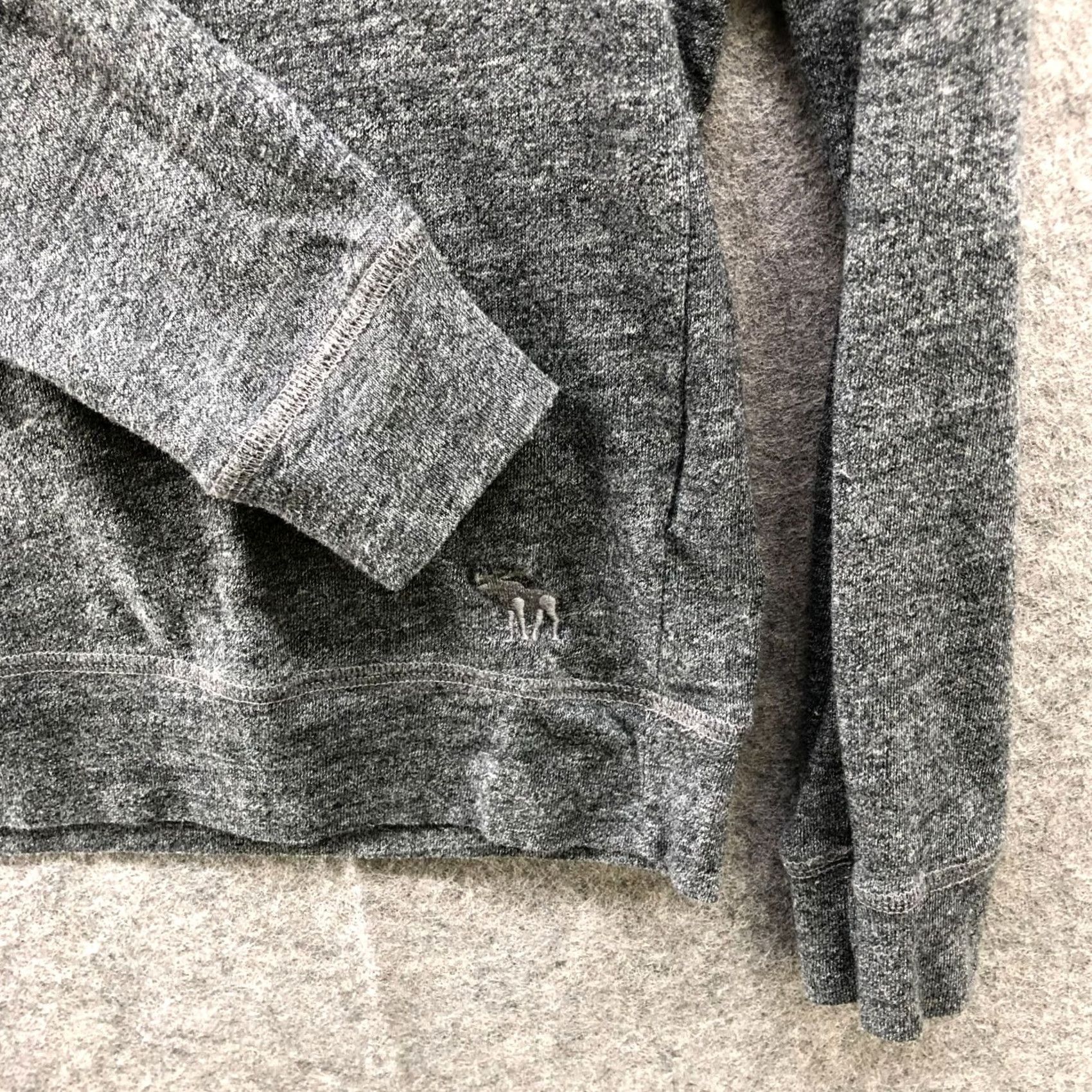 Abercrombie & Fitch VTG Abercrombie & Fitch Sweatshirt Womens XS Gray Lightweight Scoop Neck Pullover Cotton Blend Fleece Regular Fit Size XS / US 0-2 / IT 36-38 - 7 Thumbnail