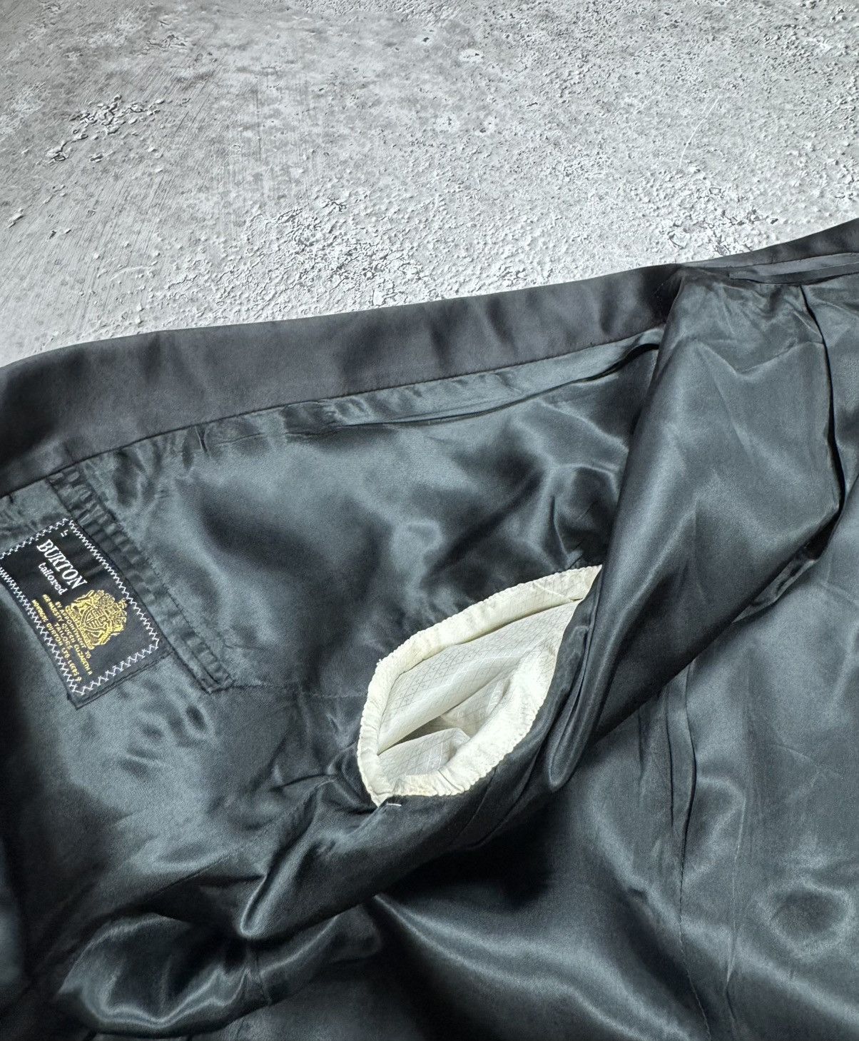 Other Burton Vintage Burton Tuxedo Blazer Satin Shawl Collar 52 Size US L / EU 52-54 / 3 - 7 Thumbnail