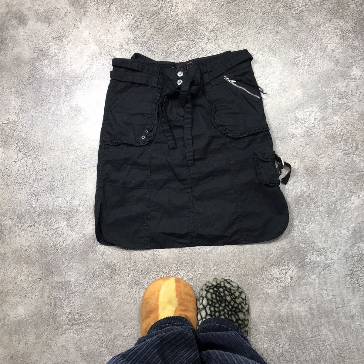 Vintage Vintage Y2K Black Quilted Mini Skirt Cargo Streetwear 30 Size 30" / US 8 / IT 44 - 1 Thumbnail