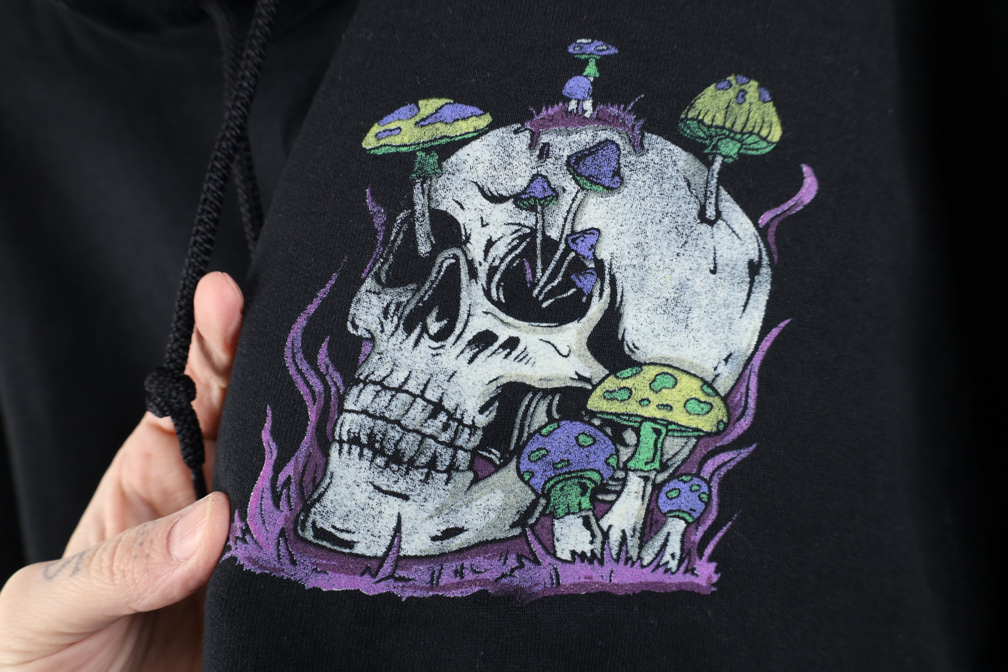 Vintage Vintage Y2K Streetwear Mushroom Skeleton Fire Flames Hoodie Size US XL / EU 56 / 4 - 4 Thumbnail