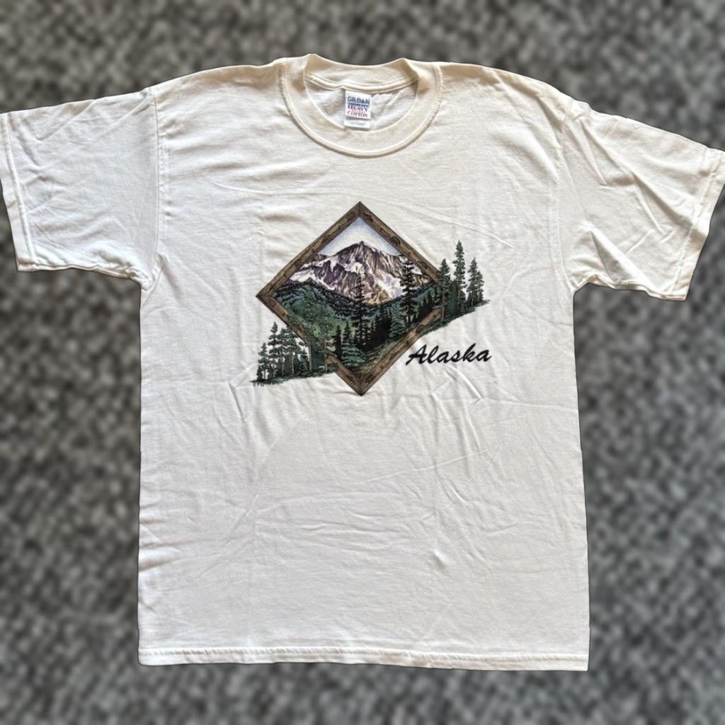 Gildan VINTAGE 90s Alaska T Shirt Gildan Mens Large White Crew Neck Short Sleeve Nature Outdoors Fishing Hiking DEADSTOCK 90s Logo Graphic Print Size US L / EU 52-54 / 3 - 1 Thumbnail