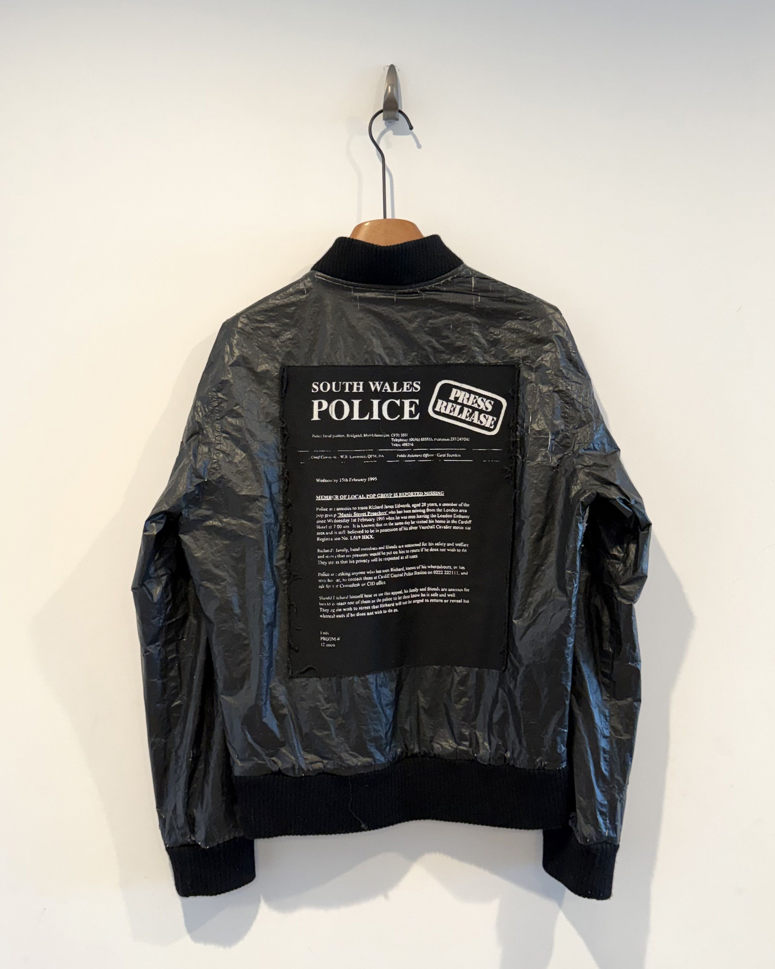 Raf Simons Raf simons Aw2001 “Riot Riot Riot”Bomber Jacket 2001 Size US S / EU 44-46 / 1 - 1 Thumbnail