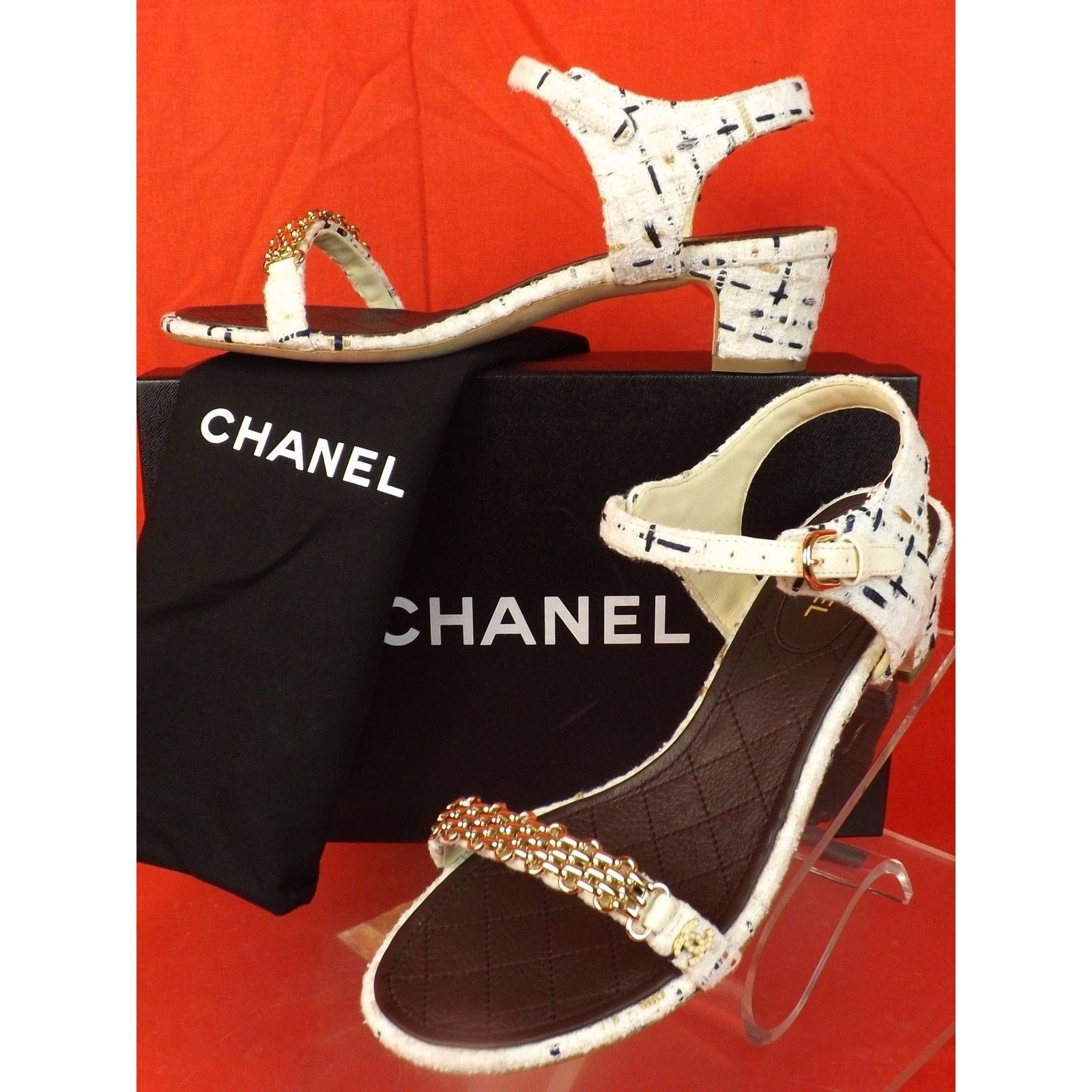 Chanel CHANEL WHITE TWEED GOLD CHAIN CC PEARLS SANDALS PUMPS 37.5 Size US 7.5 / IT 37.5 - 6 Thumbnail