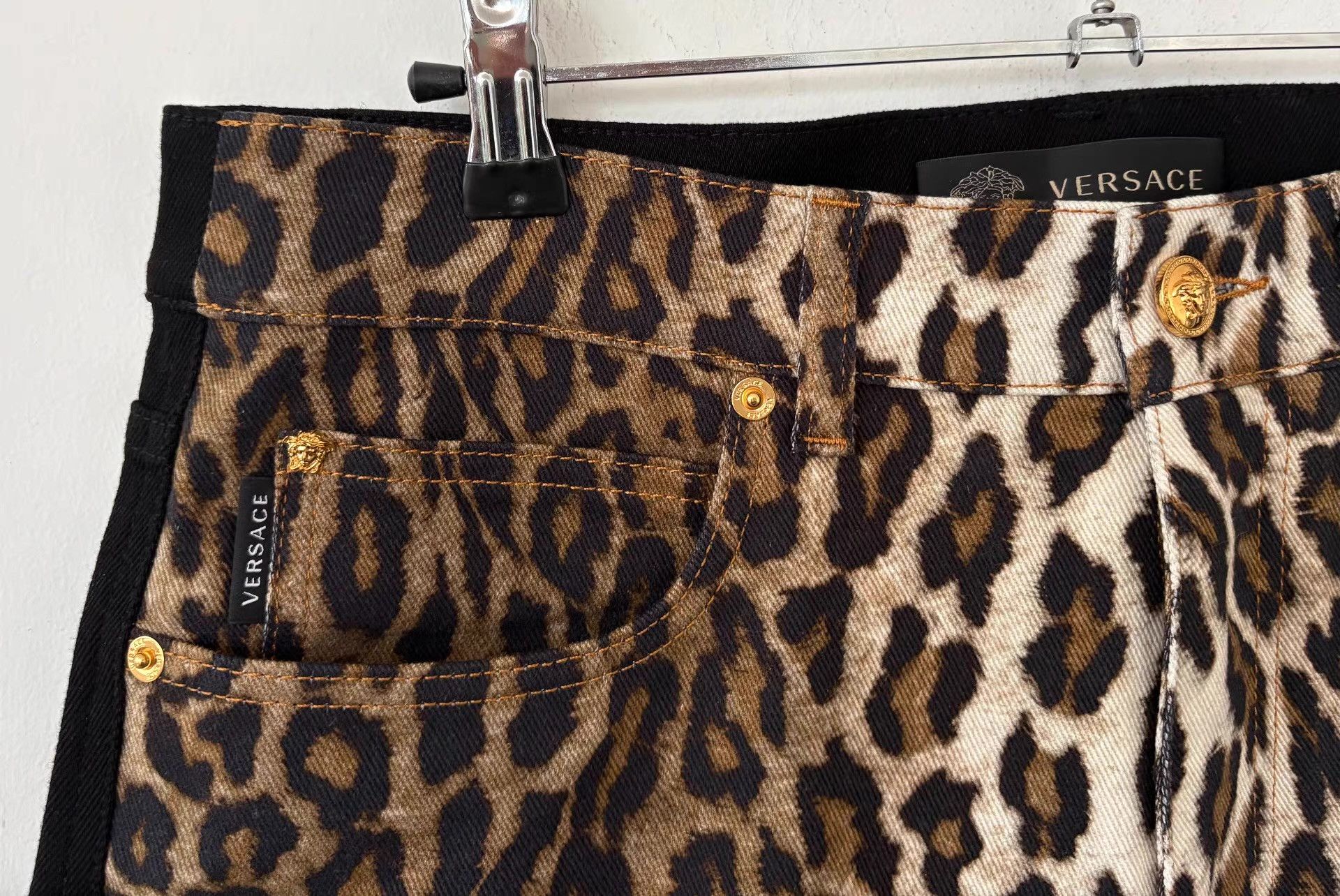 Versace Versace Men's Leopard Print Jeans Ｑ21 Size US 34 / EU 50 - 7 Thumbnail