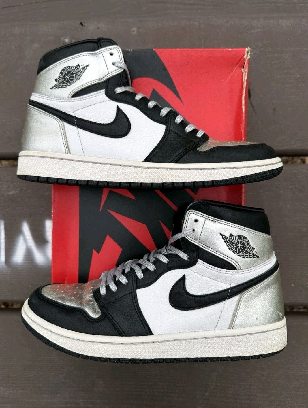 Jordan Brand Wmns Air Jordan Retro 1 High OG Silver Toe Size 10.5W / 9 M Size US 10.5 / IT 40.5 - 2 Thumbnail