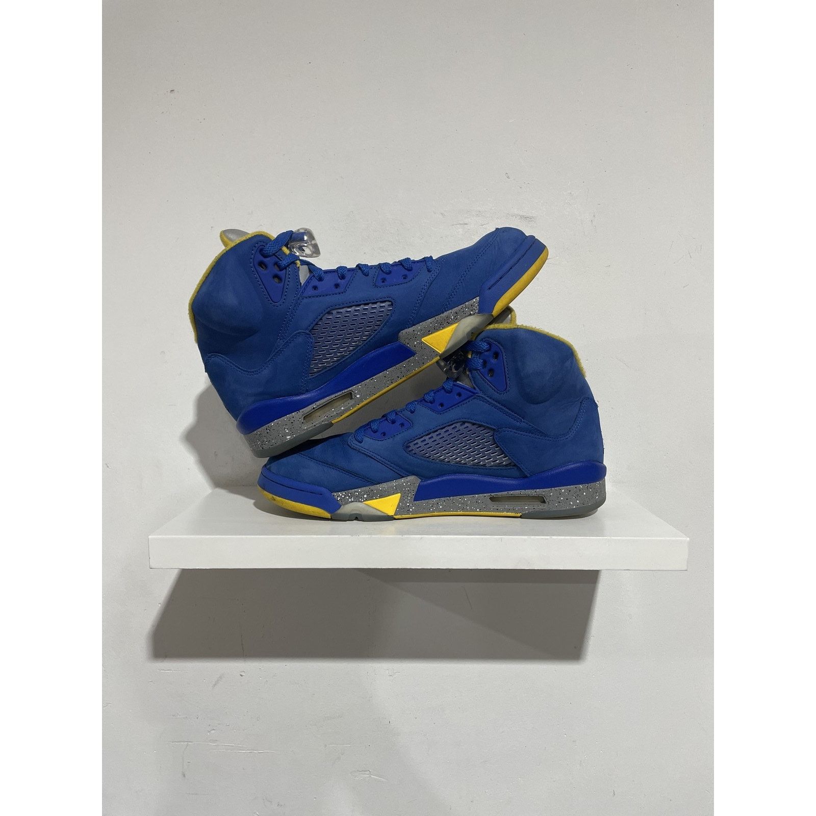 Jordan Brand JORDAN 5 LANEY VASITY ROYAL SIZE 10 PREOWNED Size US 10 / EU 43 - 2 Thumbnail