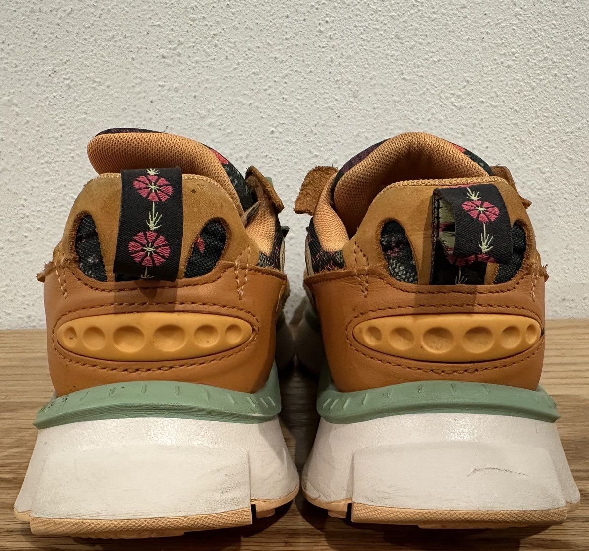 Puma Puma Liberty of London x Wmns Wild Rider 'Floral' size 5.5 Size US 5.5 / IT 35.5 - 4 Thumbnail