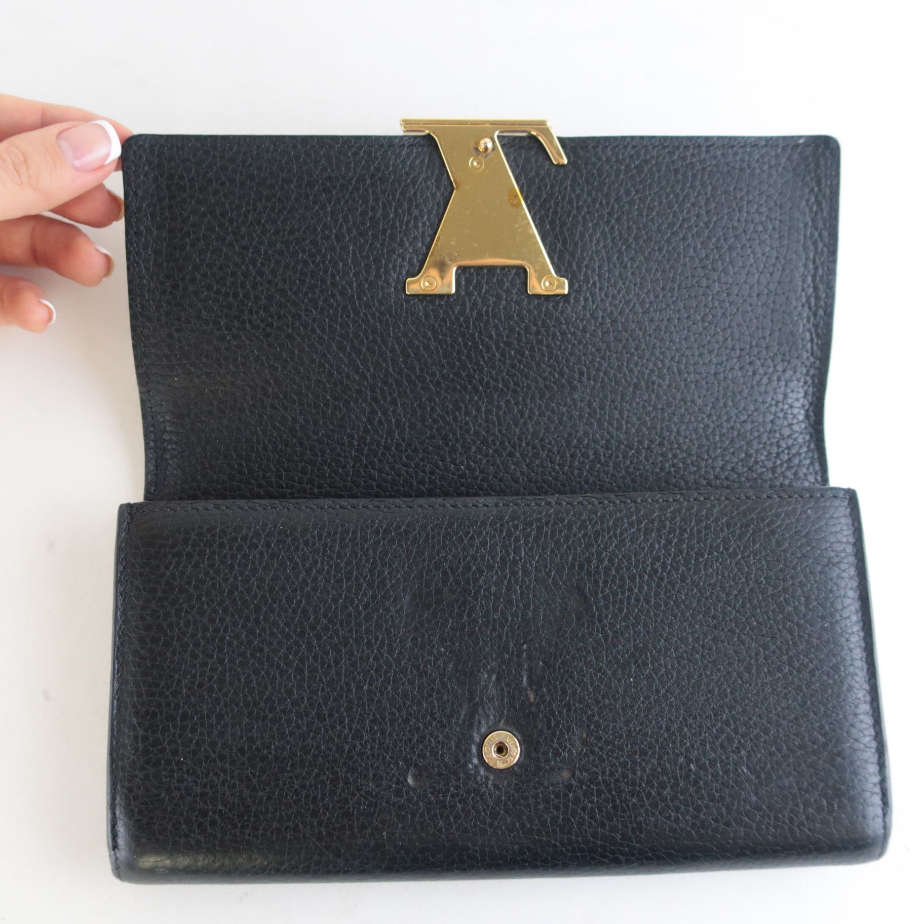Louis Vuitton Louis Vuitton Black Taurillon Leather Capucines Wallet Size ONE SIZE - 10 Thumbnail