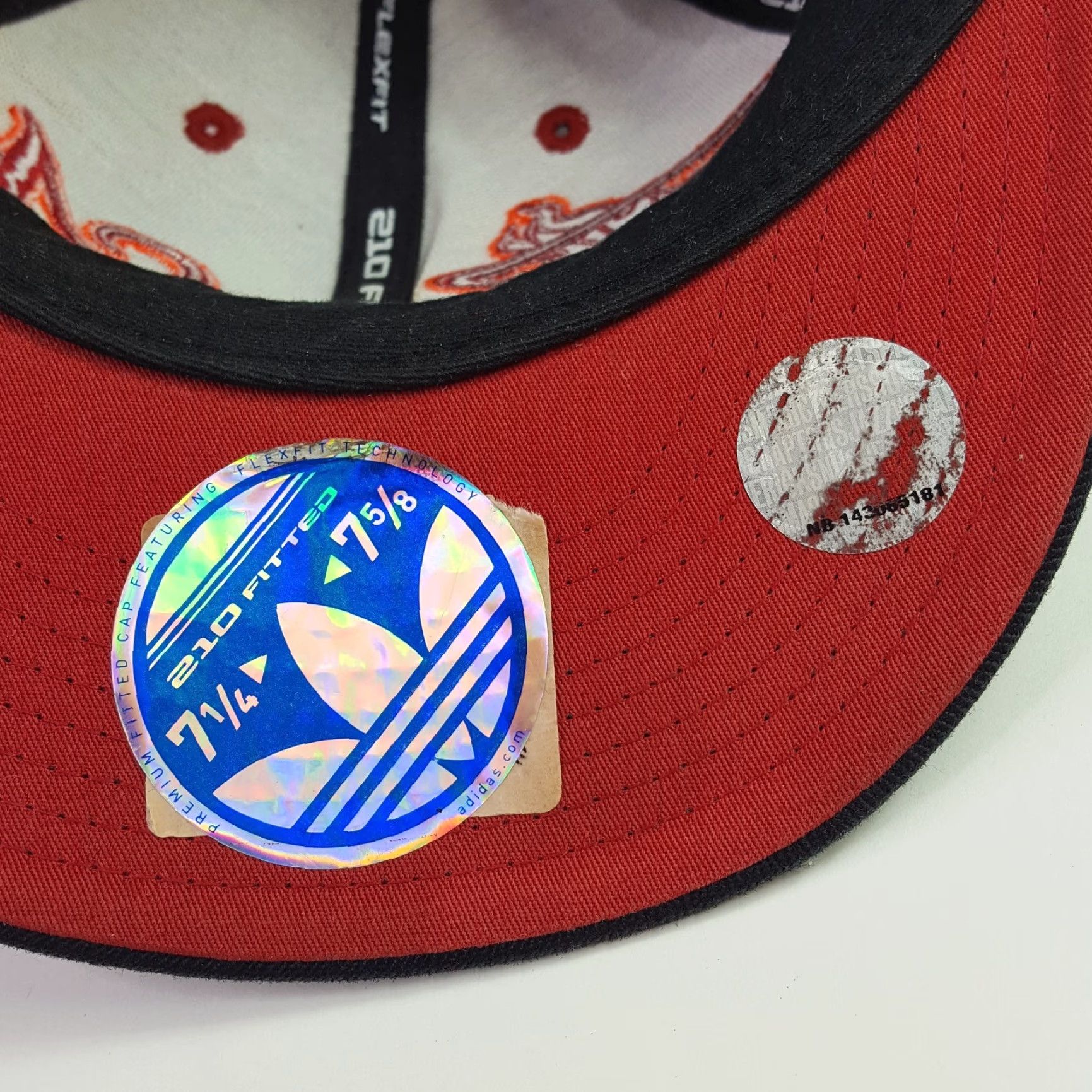 Adidas VINTAGE adidas Miami Heat Hat Baseball Cap NFL NBA Basketball Twill Embroidered 90s Y2K Men's Large Black Cap Logo Size ONE SIZE - 7 Thumbnail