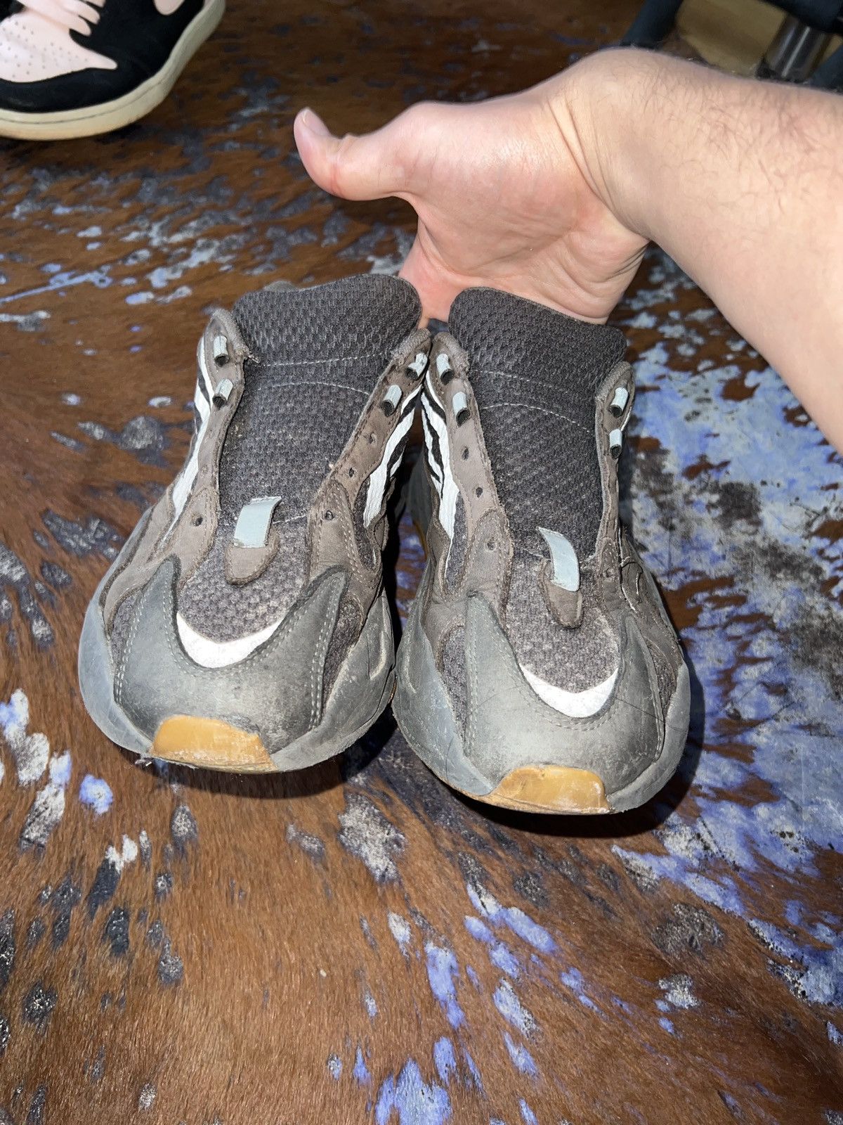 Yeezy Yeezy 700 V2 Geode Size US 10 / EU 43 - 3 Thumbnail