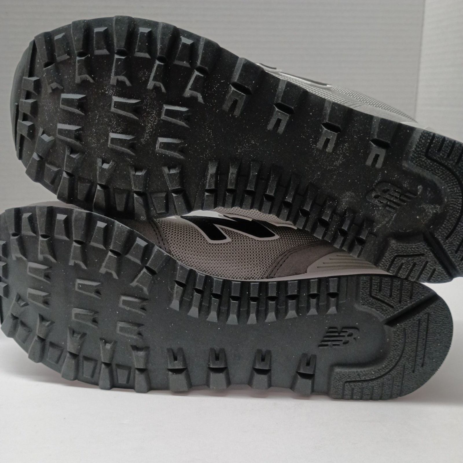 New Balance New Balance Unisex 515 Gray Sneakers Men's 8 Women's 9.5 Size US 8 / EU 41 - 7 Thumbnail