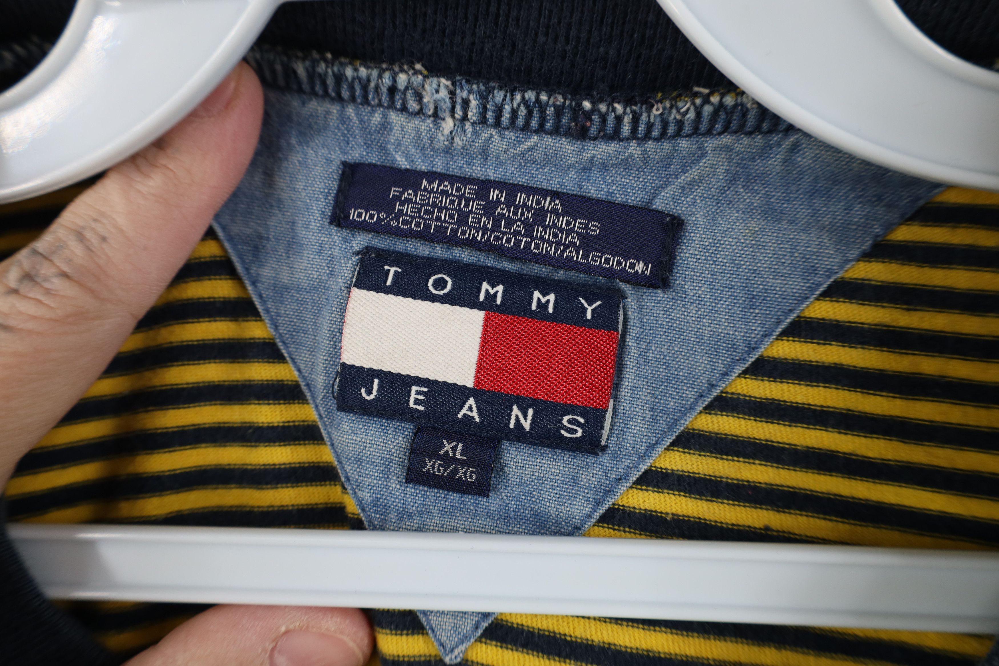 Tommy Hilfiger Vintage 90s Tommy Hilfiger Short Sleeve T-Shirt Cotton Size US XL / EU 56 / 4 - 5 Thumbnail