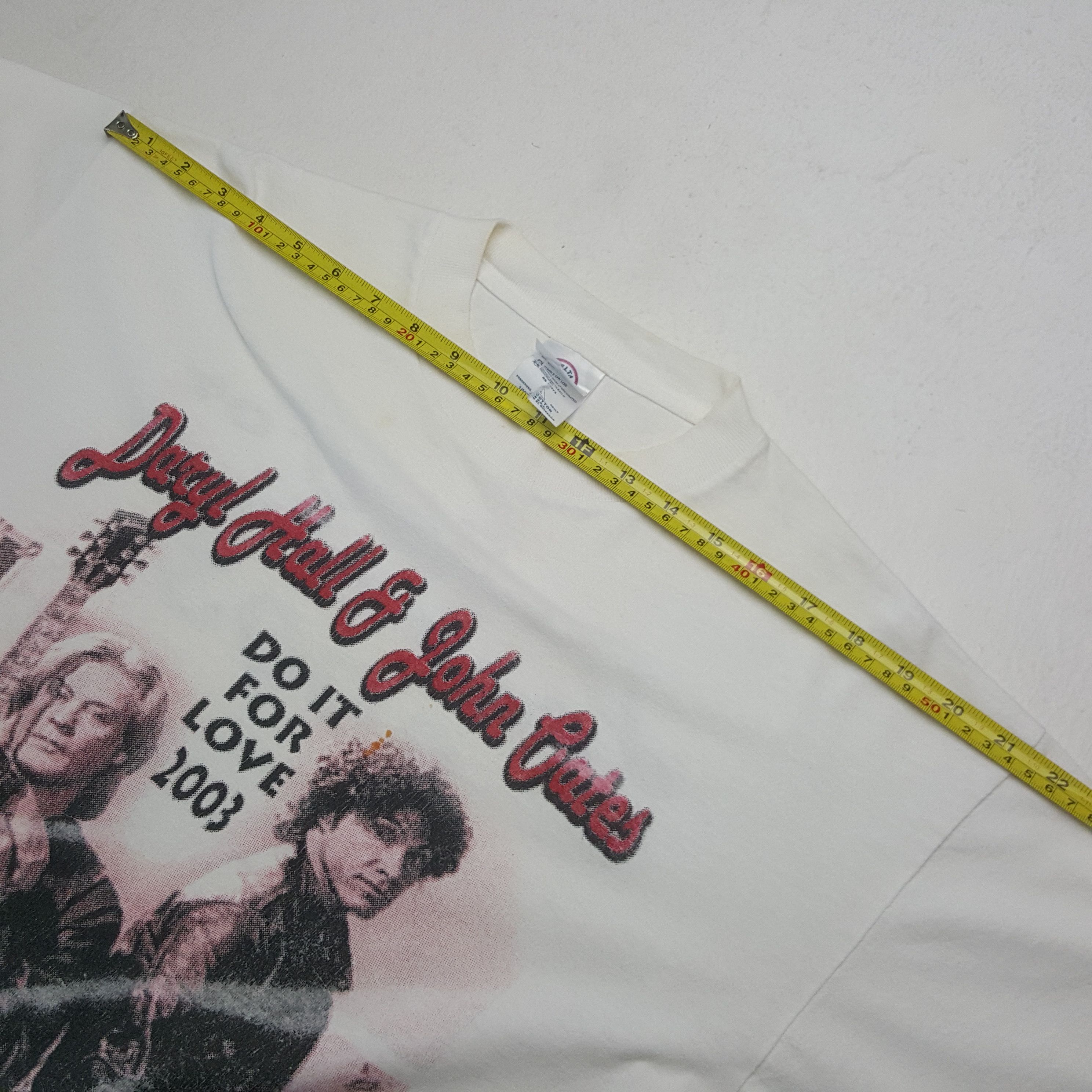 Band Tees Vintage Daryl Hall & John Oates 2003 Tour Tshirt RR3 Size US XL / EU 56 / 4 - 7 Thumbnail