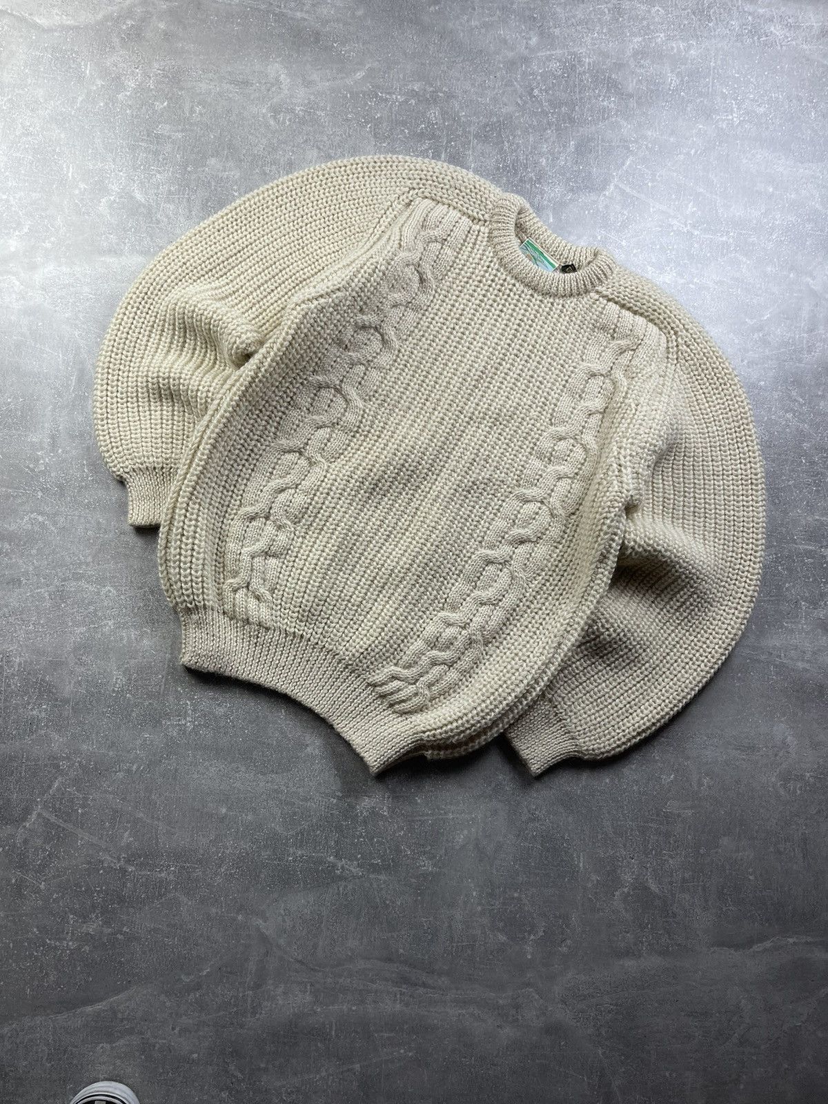 Vintage Gaeltarra Aran Irish Wool Cable Knit Sweater Natural Cream Size US L / EU 52-54 / 3 - 1 Thumbnail