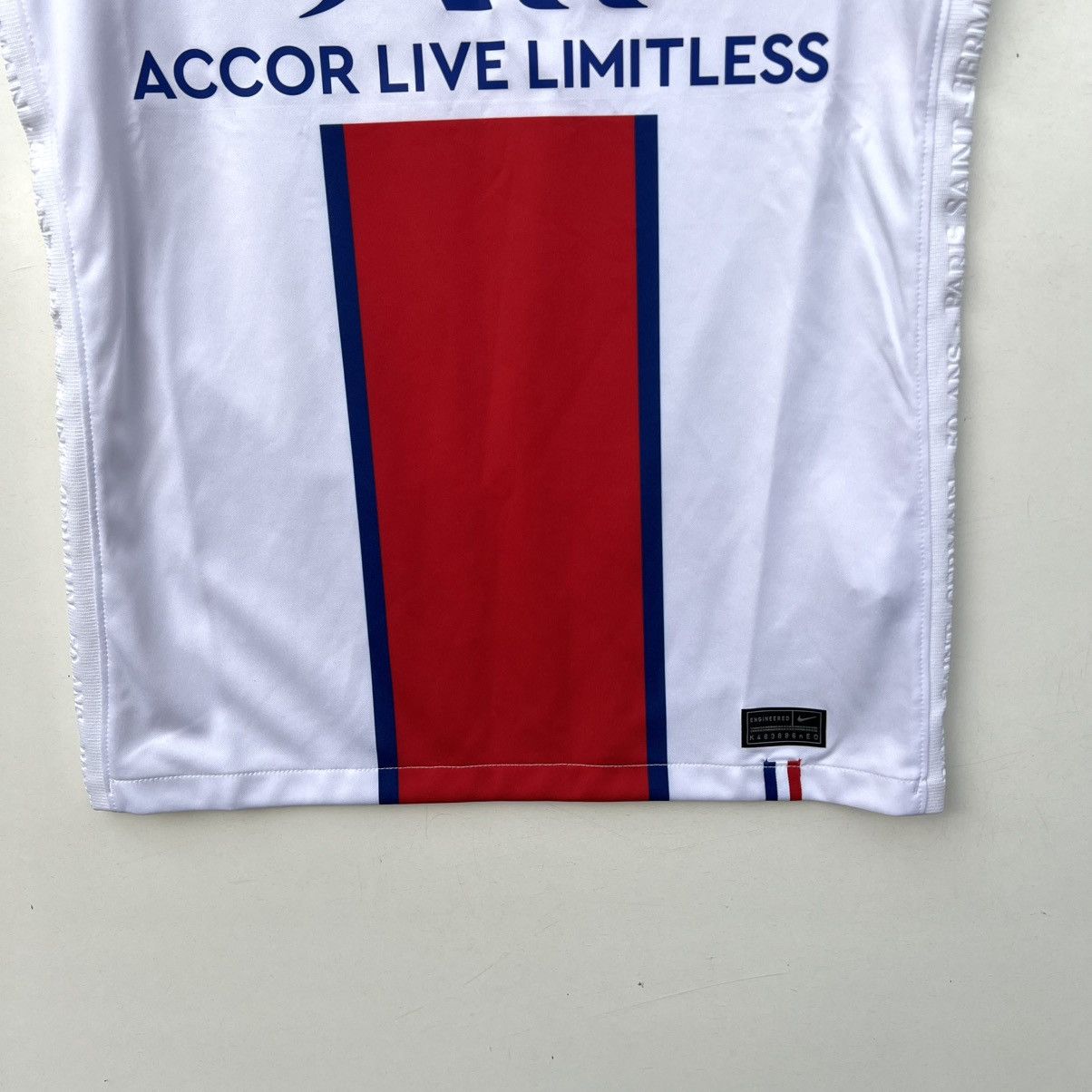 Nike Nike PSG Paris Saint-Germain 2020/2021 soccer Jersey Size US XS / EU 42 / 0 - 3 Thumbnail