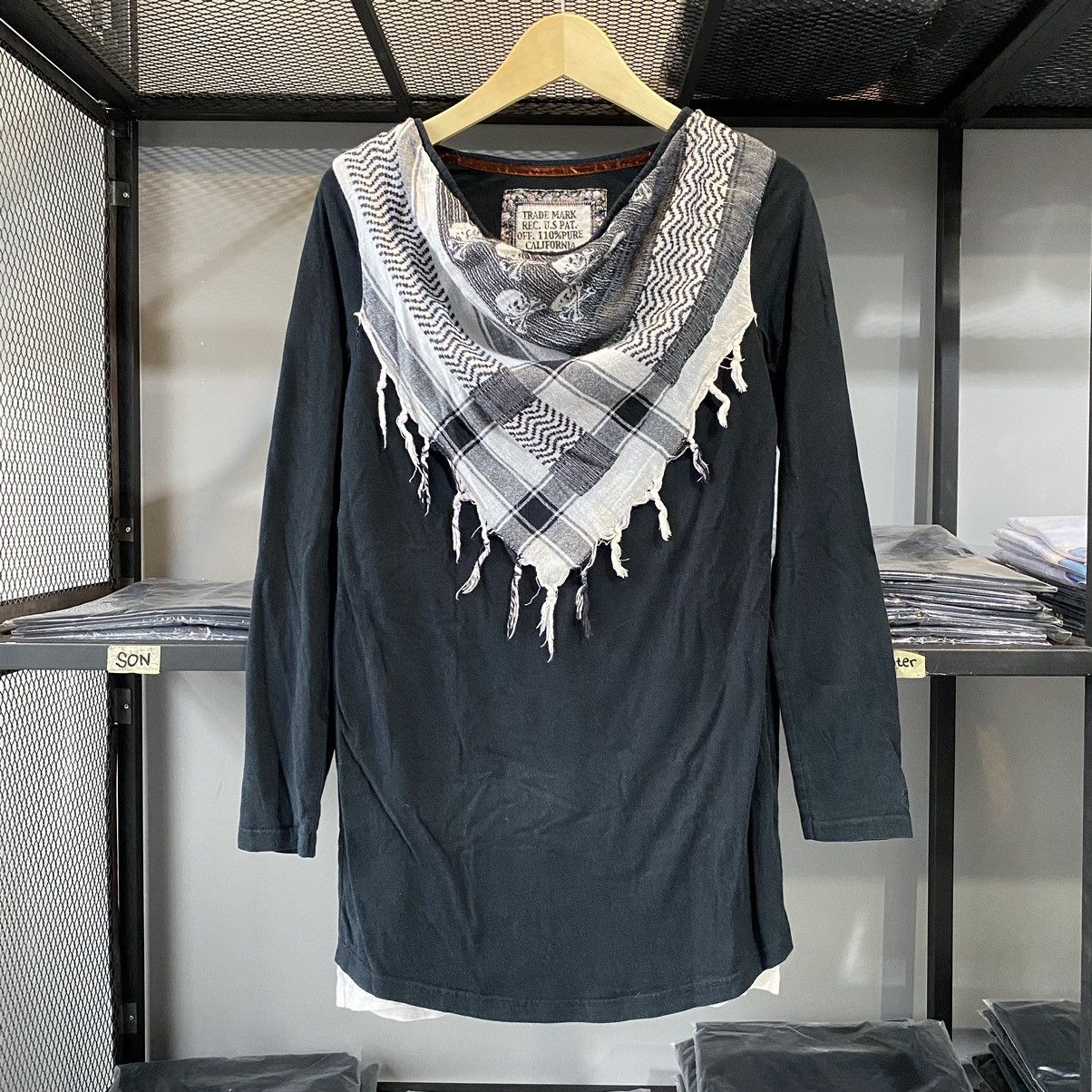 Japanese Brand × Vintage × Von Dutch Vintage Von Dutch Skull Scarf Double Layer Long Sleeve Tees Size US M / EU 48-50 / 2 - 1 Thumbnail