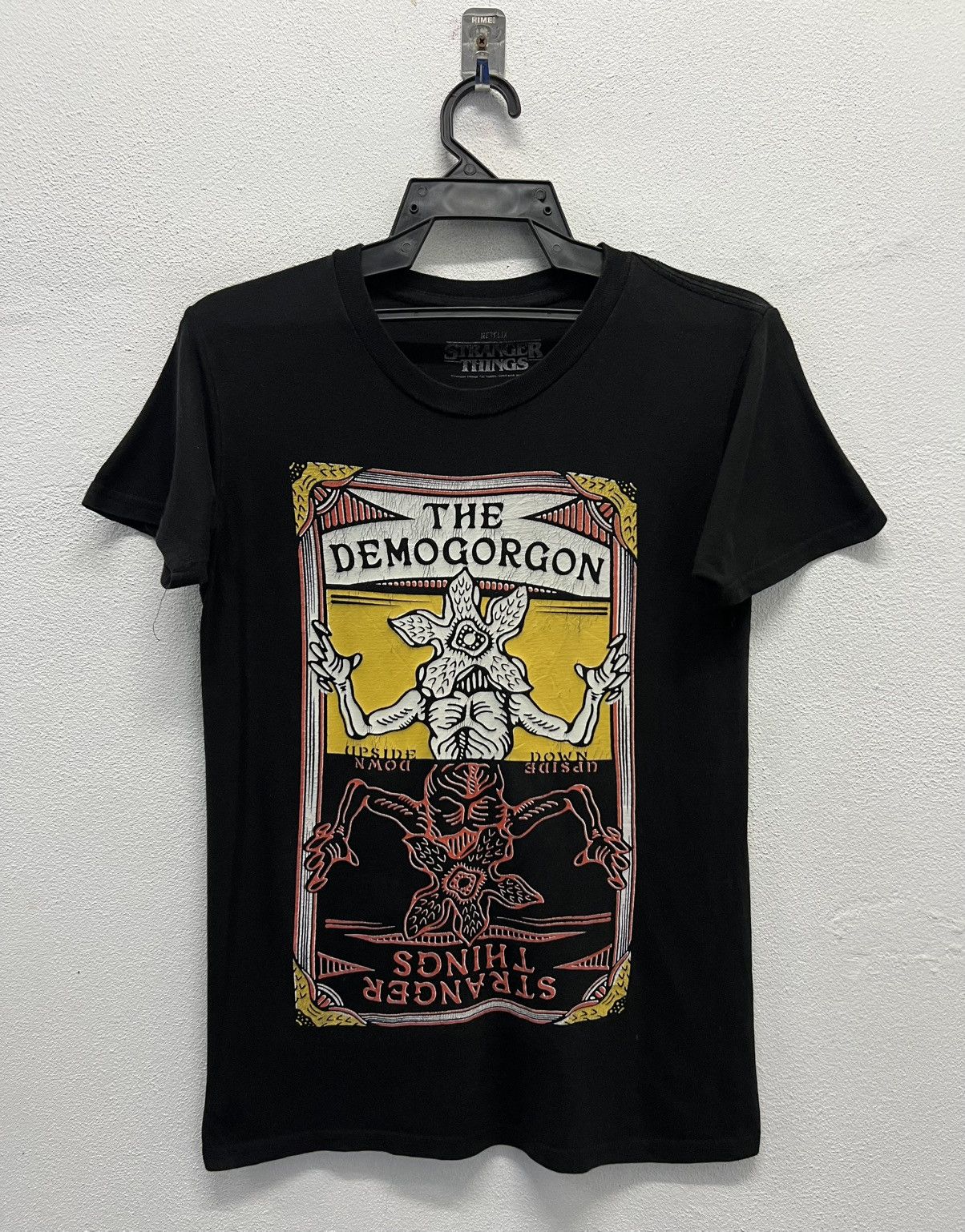 Vintage VINTAGE NETFLIX STRANGER THINGS THE DEMOGORGON SHIRT Size US S / EU 44-46 / 1 - 1 Thumbnail
