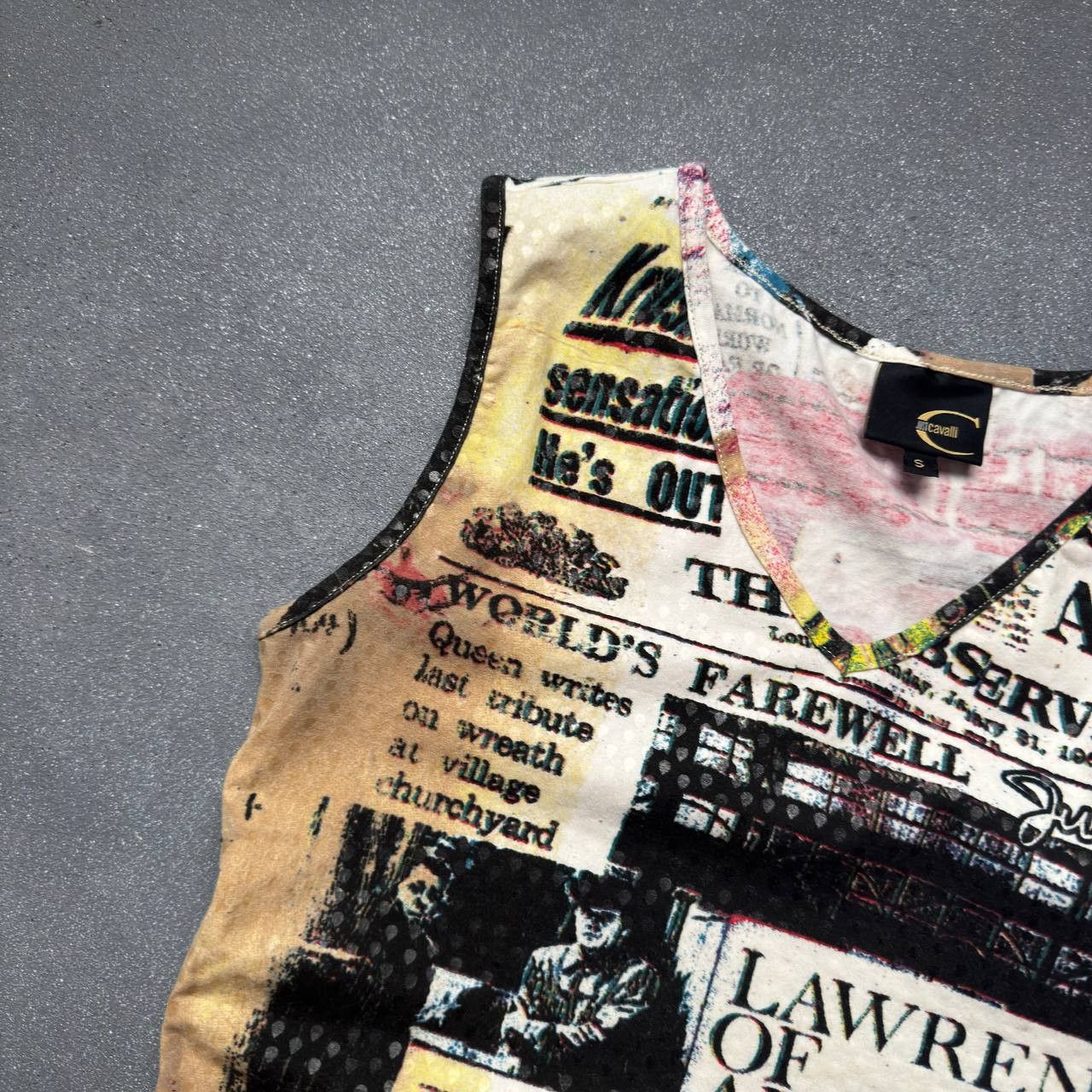 Just Cavalli × Vintage Just Cavalli Vintage Gazette Printed Tank Top Size S / US 4 / IT 40 - 2 Thumbnail