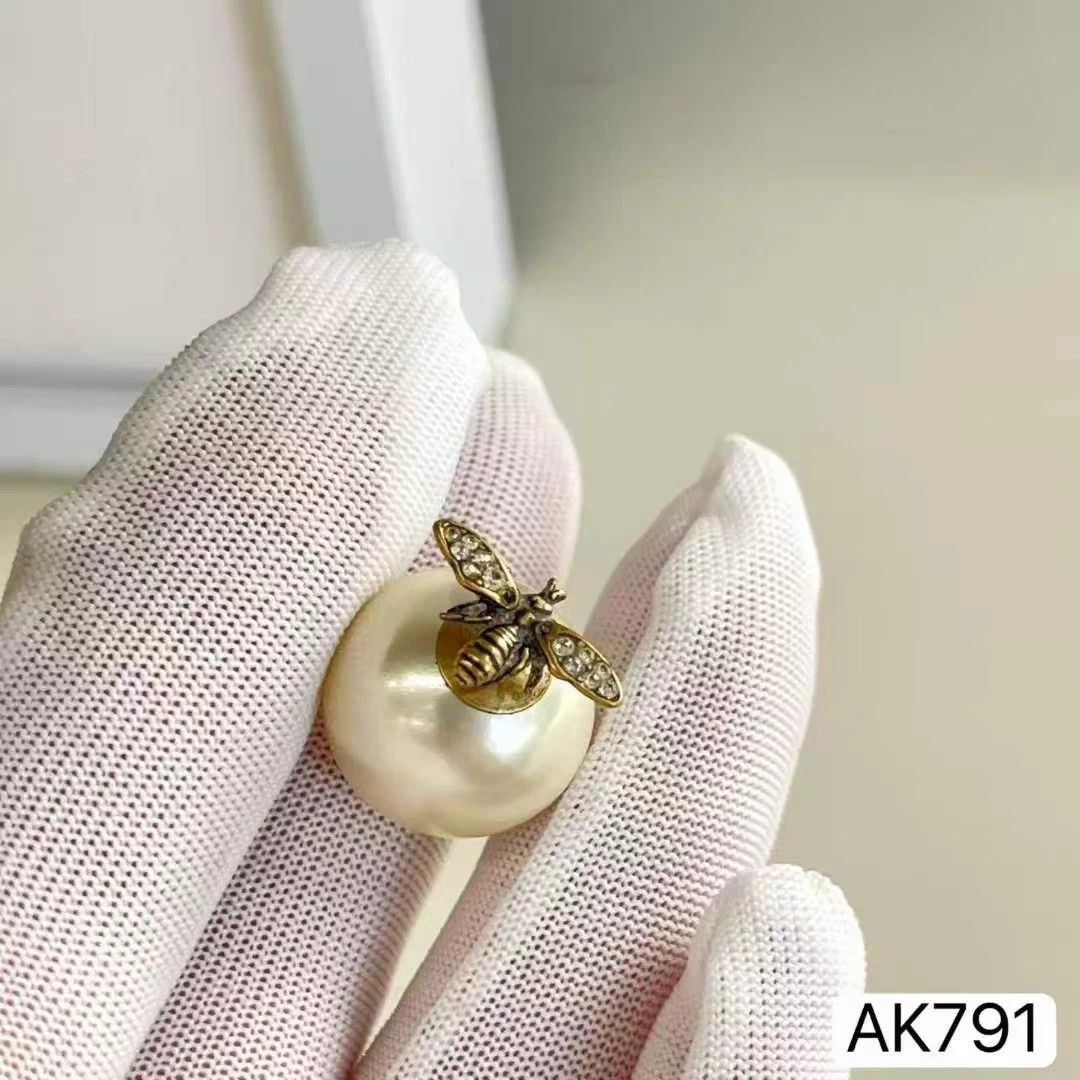 Dior Dior Bee Pearl Earrings New AK791 Size ONE SIZE - 7 Thumbnail