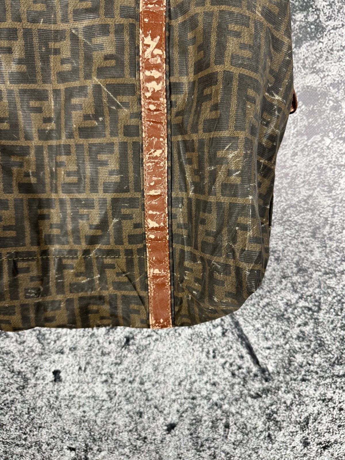 Fendi Rare Fendi Monogram Bag Made in Italy Vintage Luxury Size ONE SIZE - 18 Thumbnail