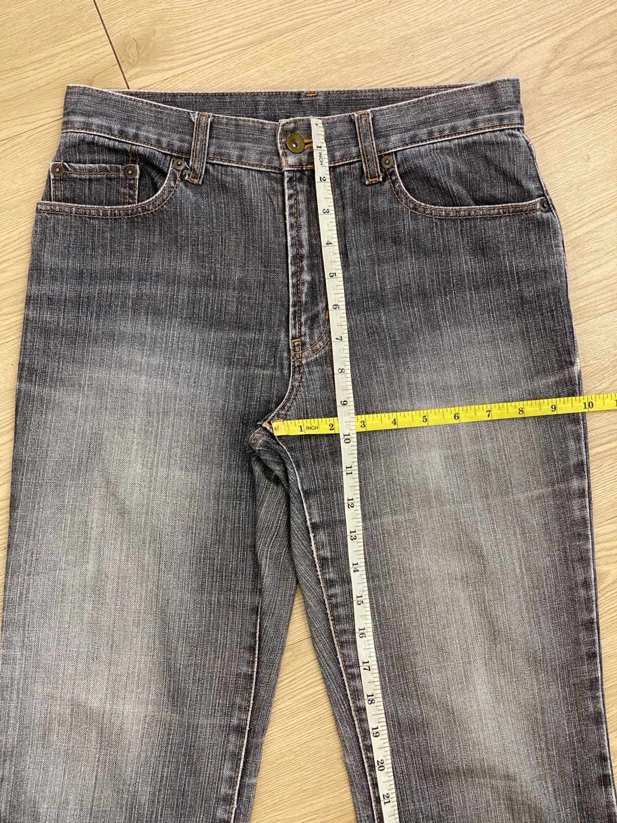 Uniqlo Uniqlo Faded Wash Style Loose Jeans Size US 29 - 10 Thumbnail