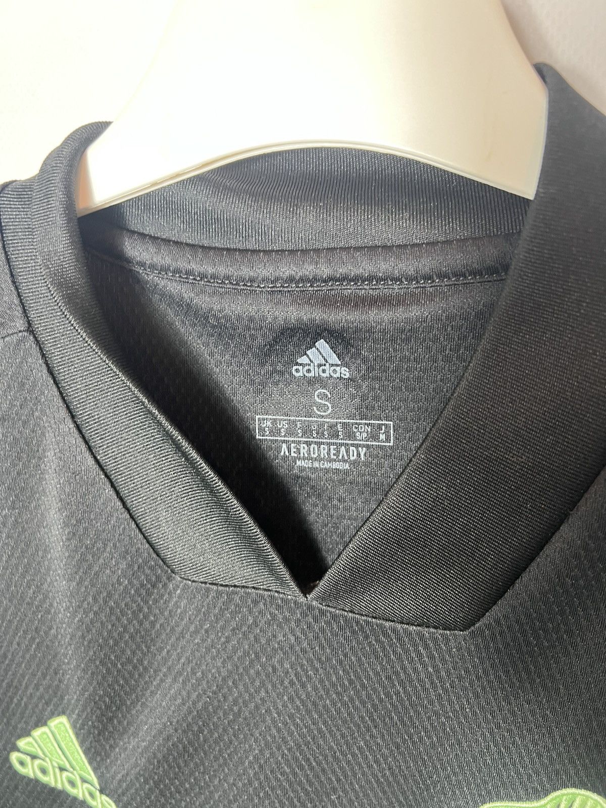 Adidas CELTIC SCOTLAND 2020/2021 THIRD FOOTBALL SHIRT ADIDAS SIZE S Size US S / EU 44-46 / 1 - 6 Thumbnail