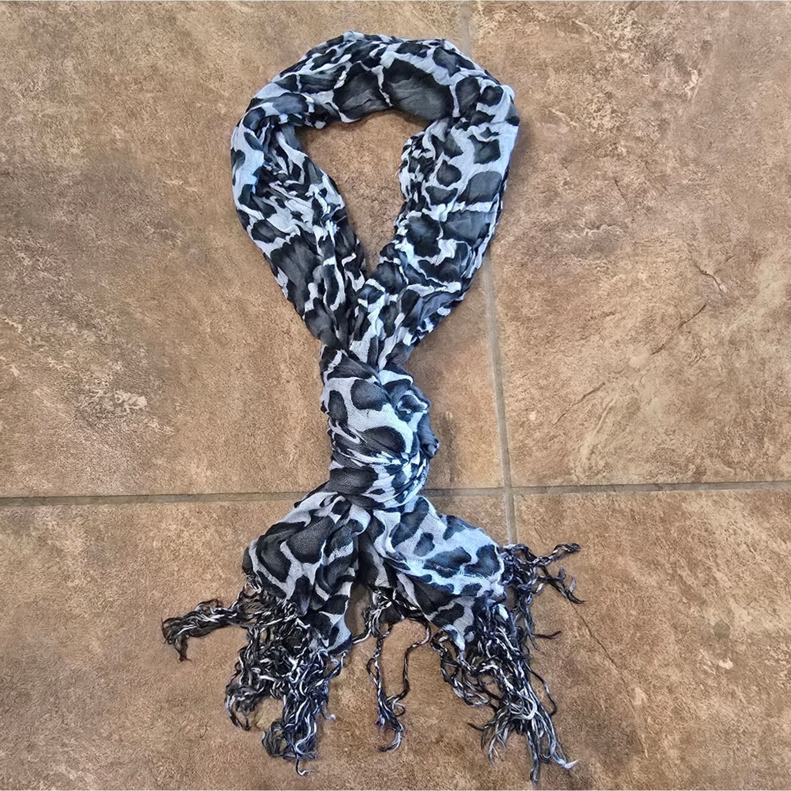 Other Grey Animal Print Detailed Scarf Size ONE SIZE - 2 Thumbnail
